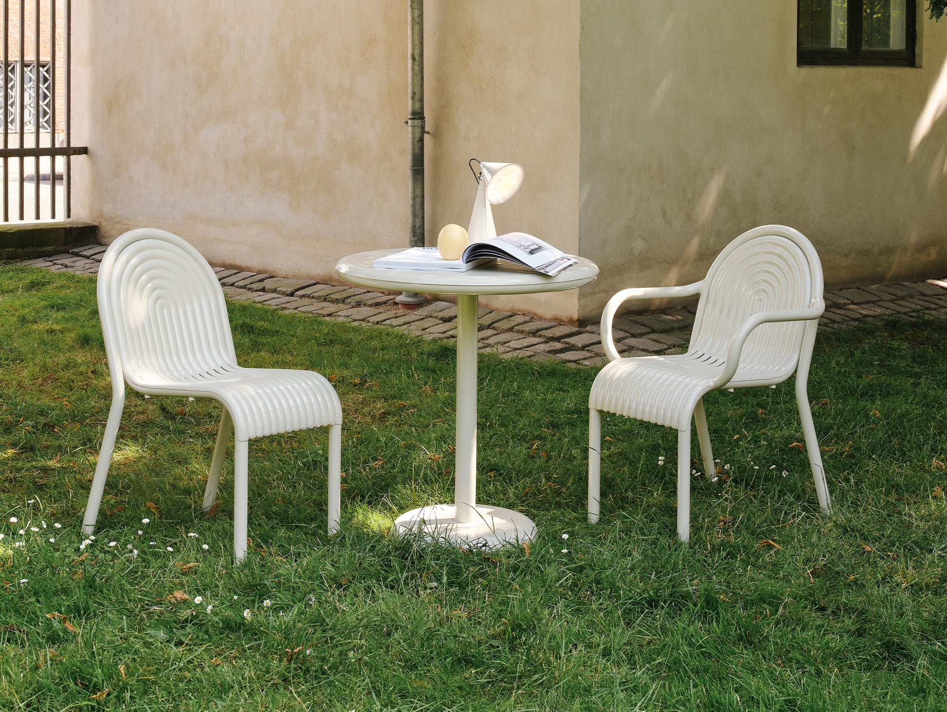 Groove Round Table by Tom Dixon - Putty
