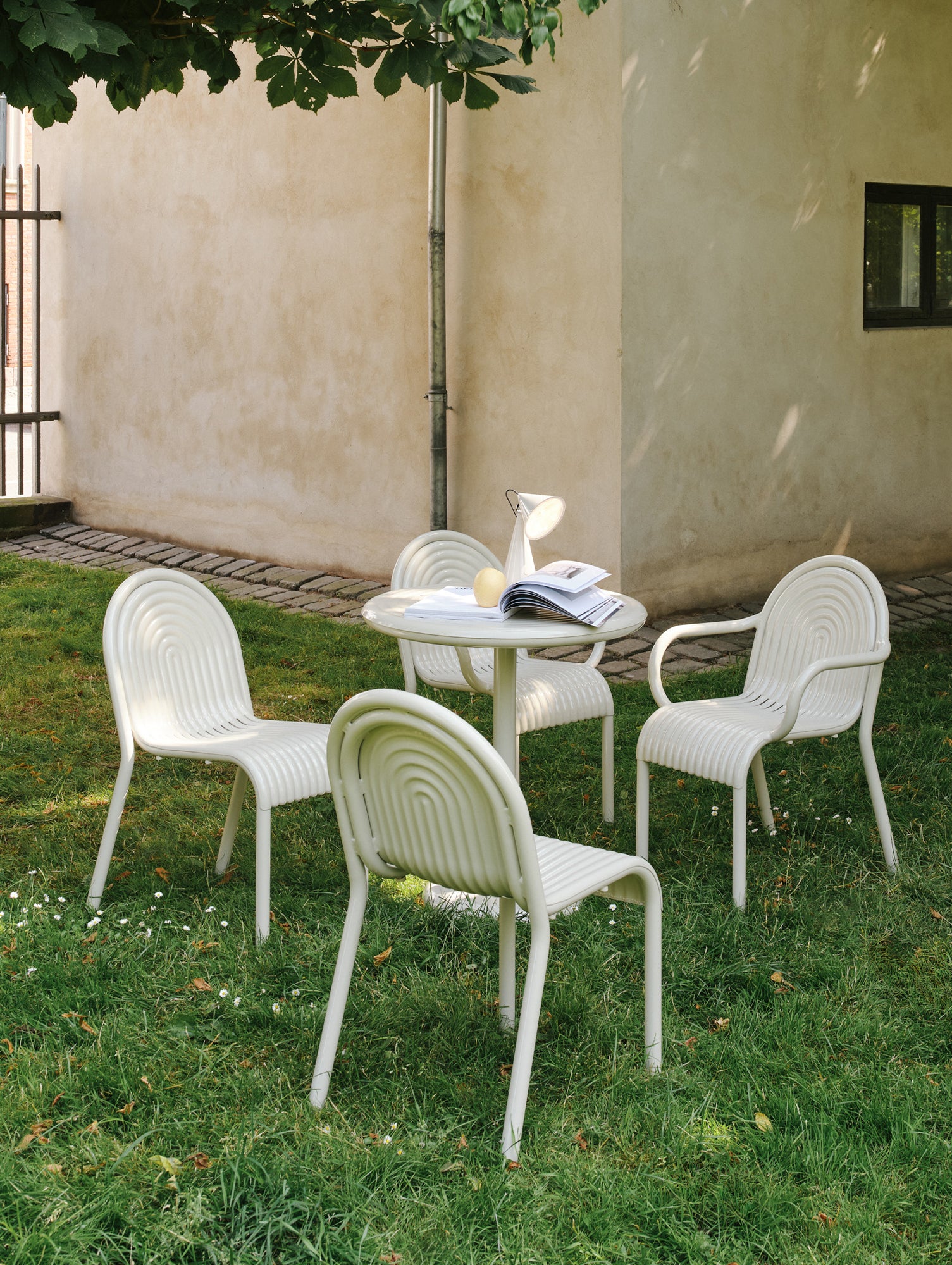 Groove Round Table by Tom Dixon - Putty