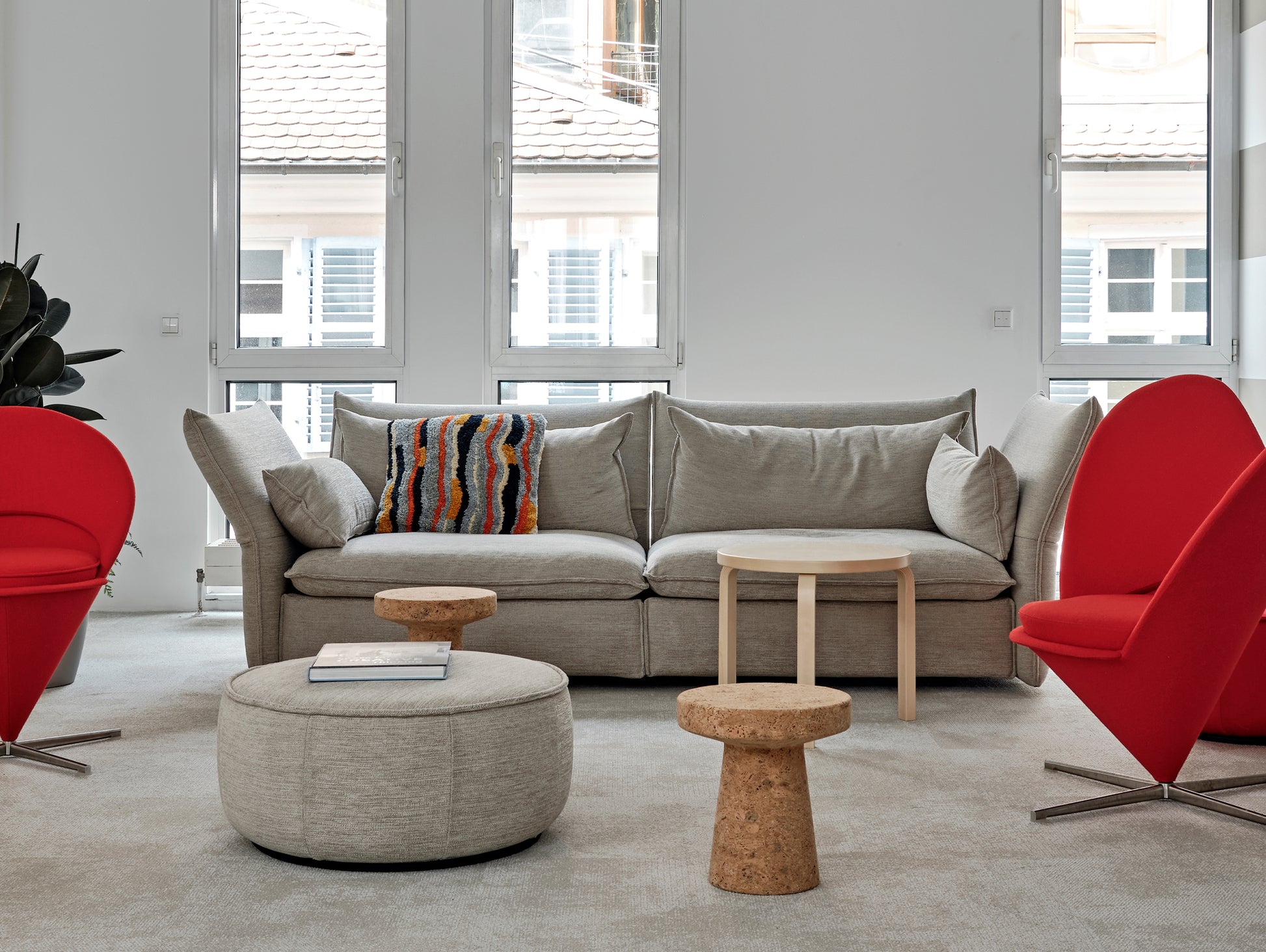 Mariposa 2.5-Seater Sofa by Vitra