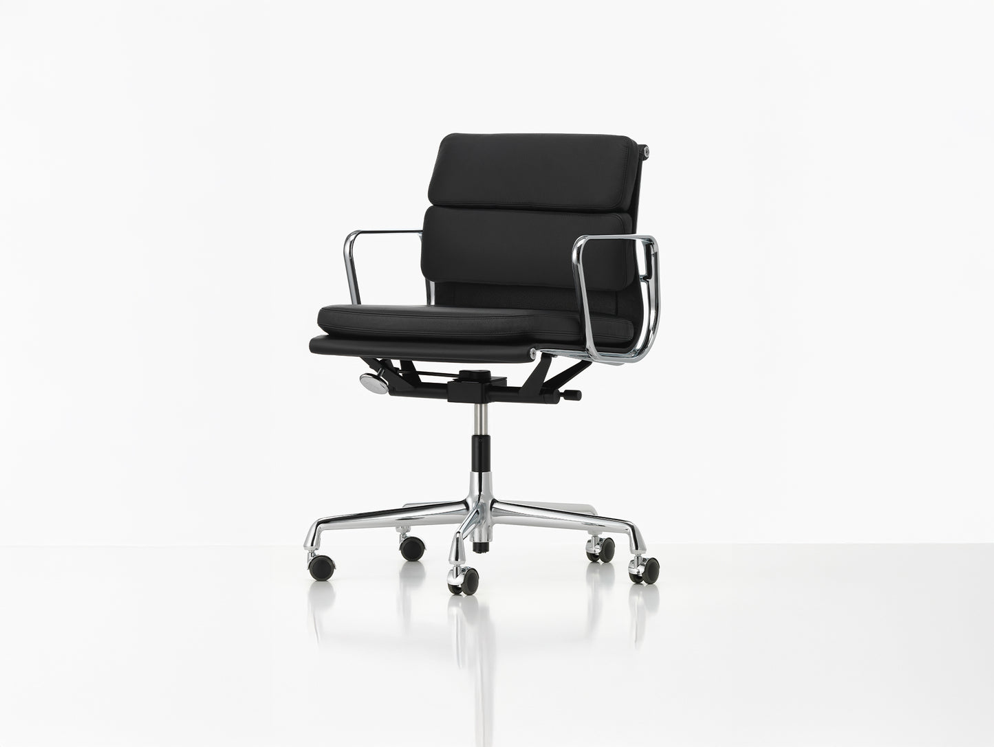 Soft Pad Work Chair EA 217 by Vitra - Chromed Aluminium / Seat: Nero Leather / Back: Plano Nero (L20)