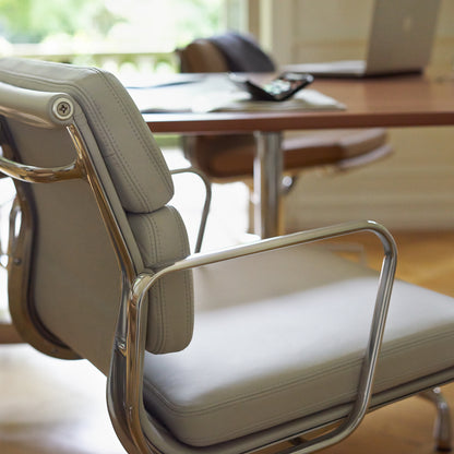 Soft Pad Conference Chair EA 208 by Vitra - Polished Aluminium / Seat: Cement Premium F Leather / Back: Plano Cream White Sierra Grey (L50)