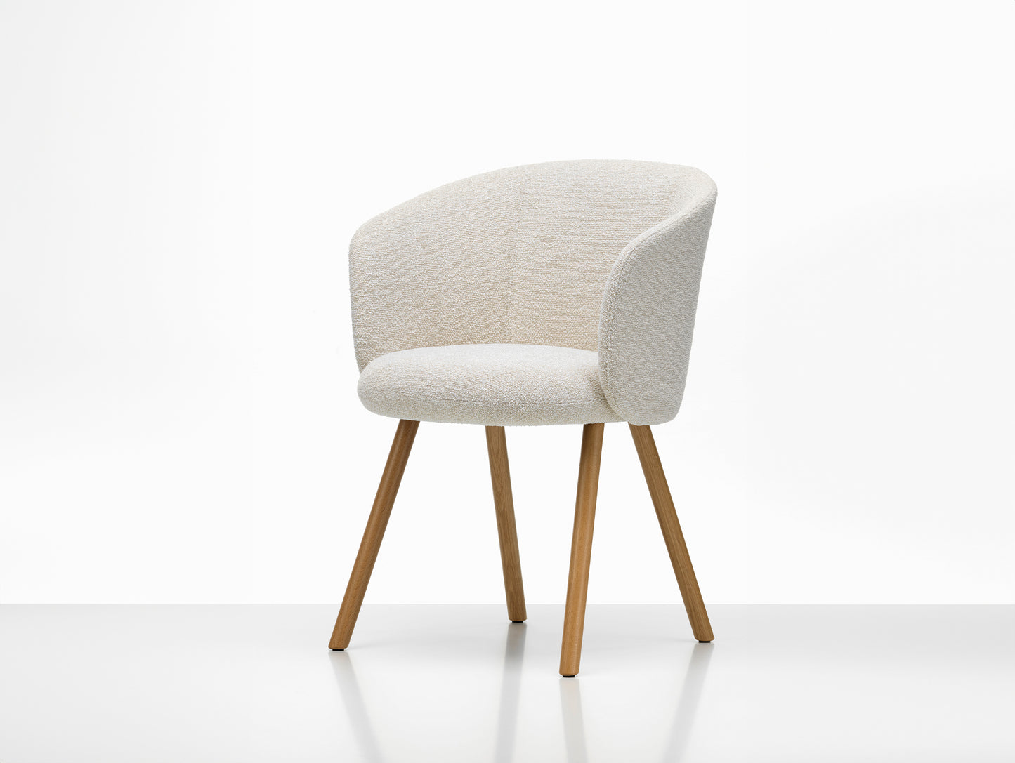Mikado Mikado Armchair by Vitra - Natural Oak / Nubia 01 Ivory Pearl (F100)