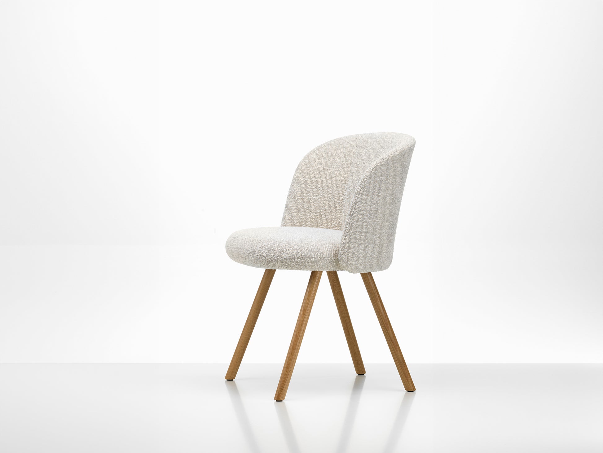 Mikado Side Chair by Vitra - Natural Oak / Nubia 01 Ivory Pearl (F100)