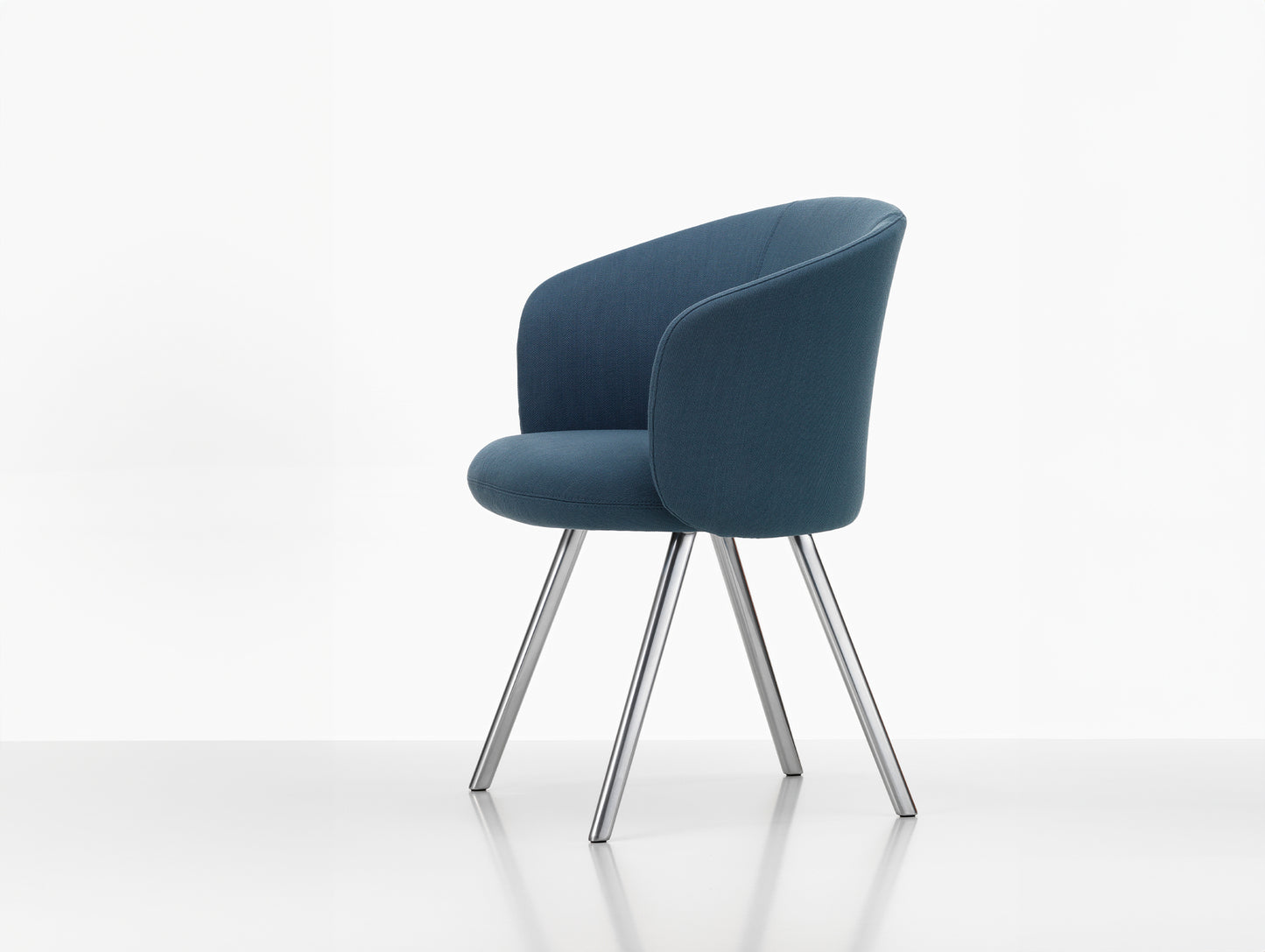 Mikado Mikado Armchair by Vitra - Polished Aluminium / Volo 10 Indigo (F60)