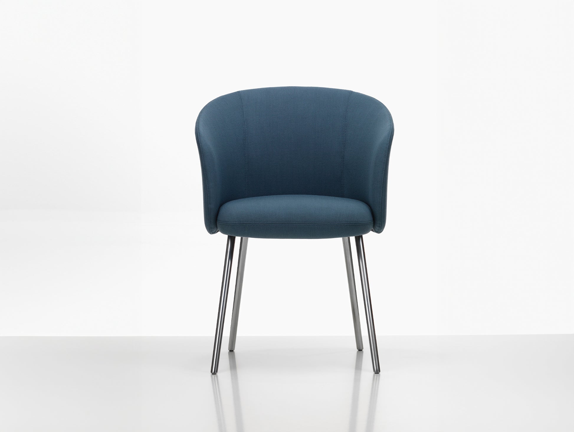 Mikado Mikado Armchair by Vitra - Polished Aluminium / Volo 10 Indigo (F60)