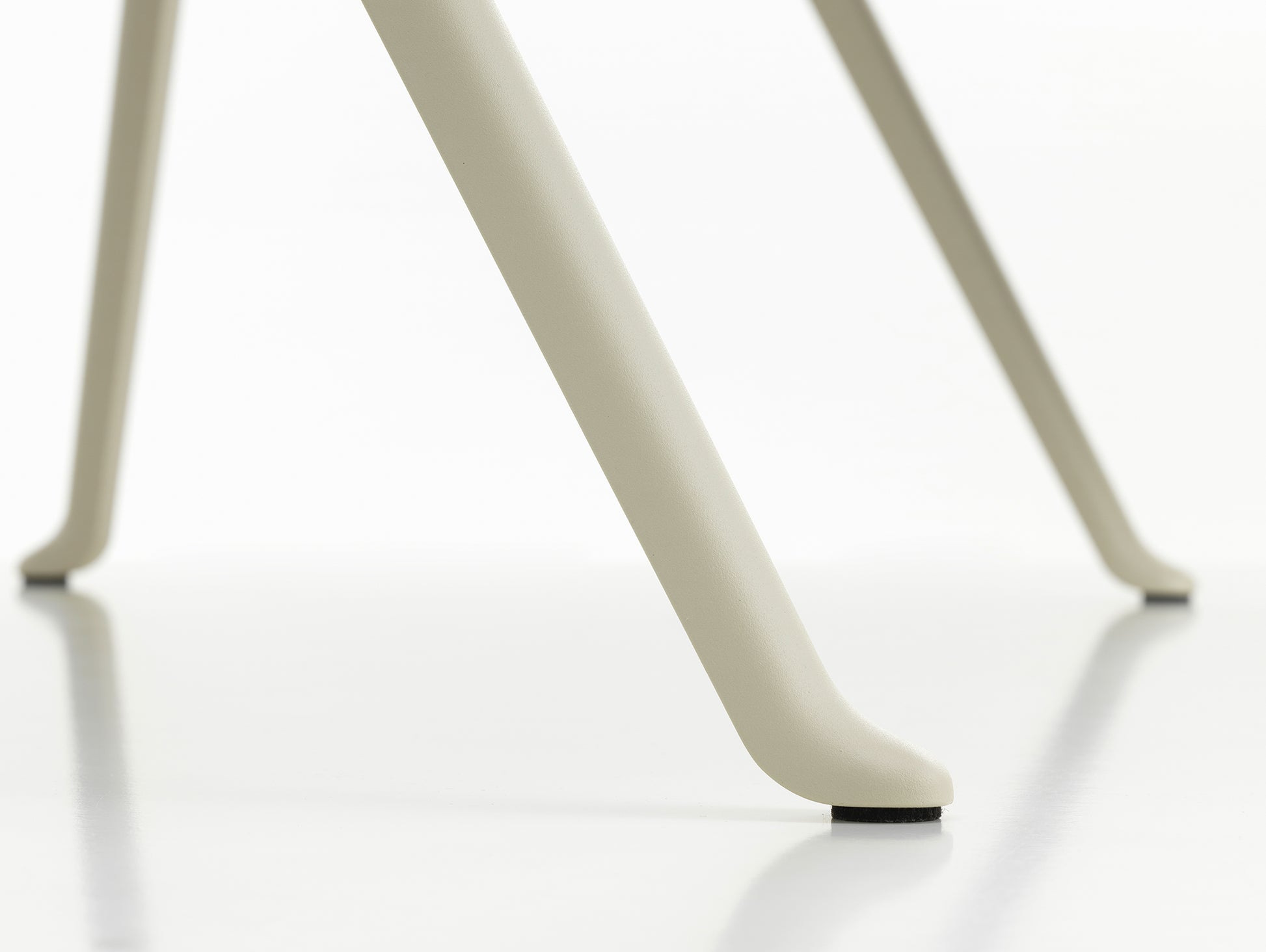 Courier Desk by Vitra - Light Oak Veneer Tabletop / Chalk Aluminium Base