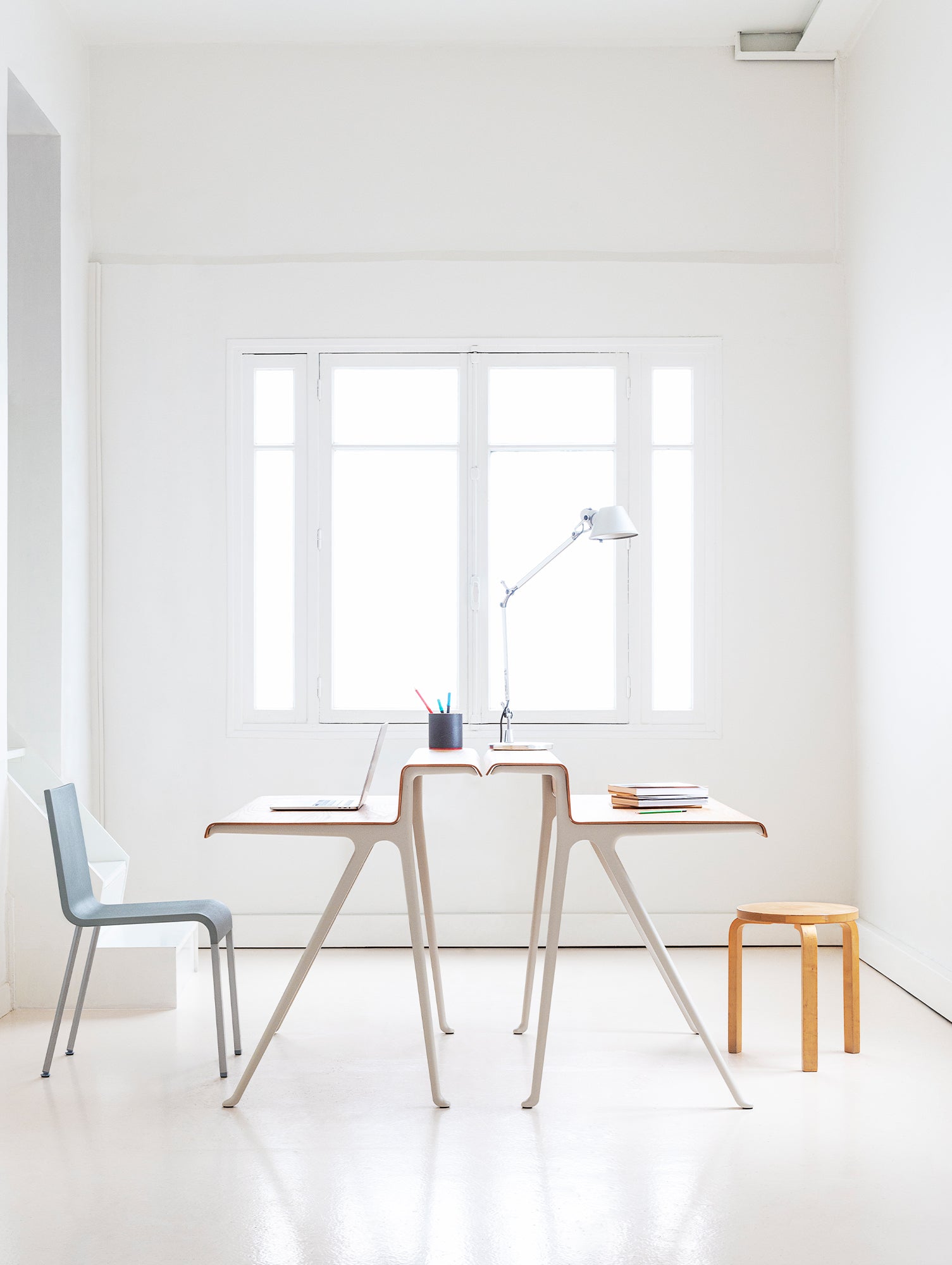 Courier Desk by Vitra - Light Oak Veneer Tabletop / Chalk Aluminium Base