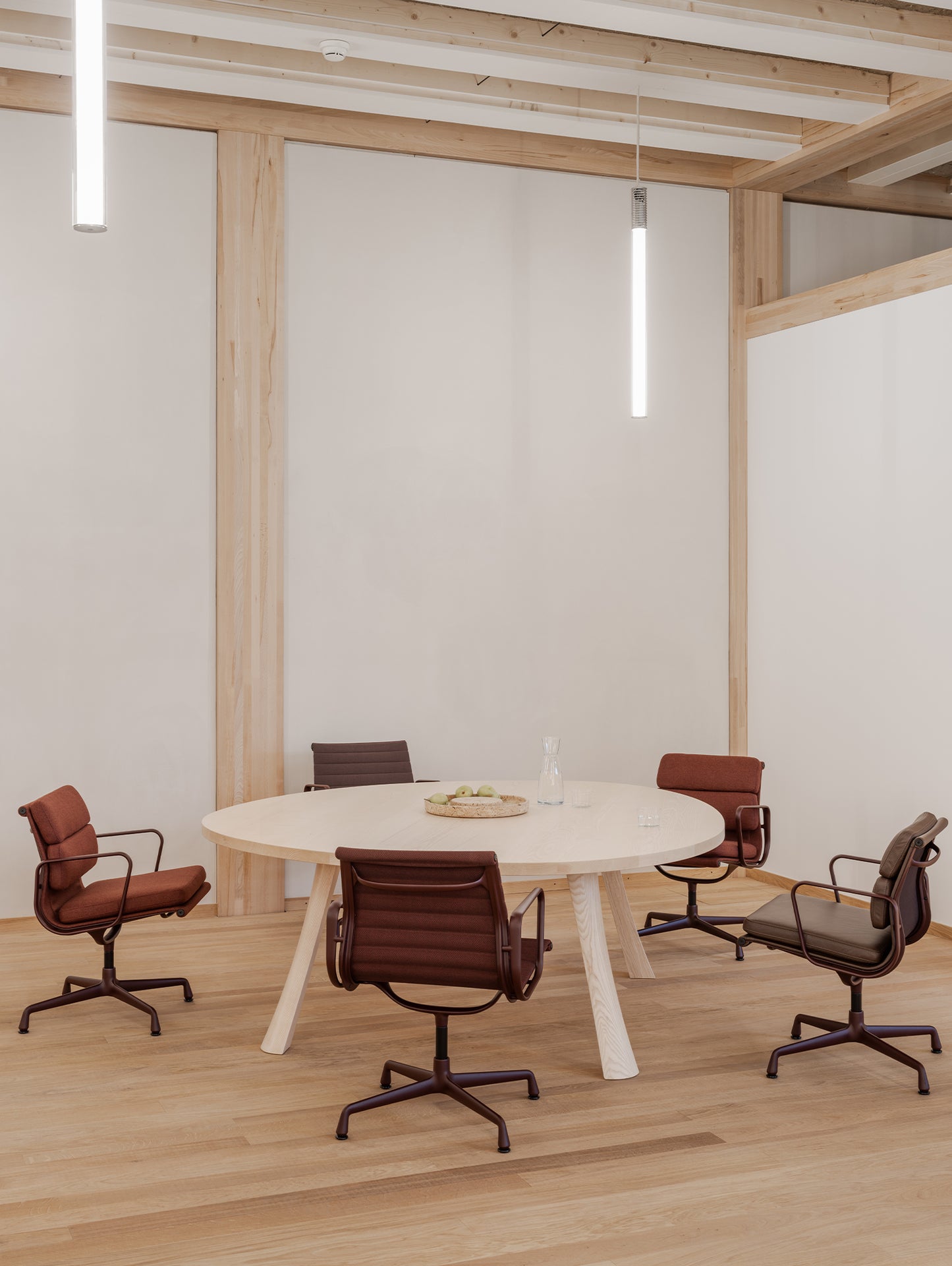 Soft Pad Conference Chair EA 208 by Vitra