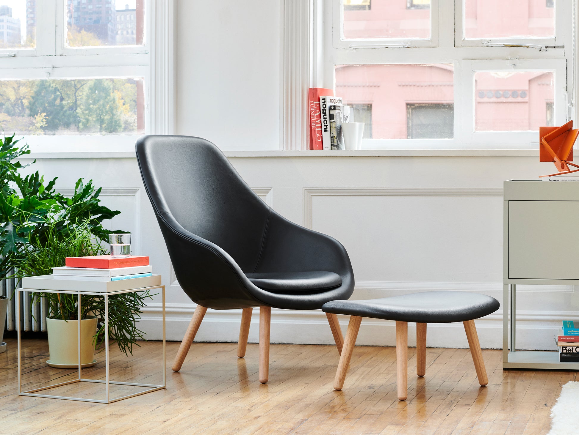 About A Lounge Chair - AAL 92 by HAY - Lacquered Oak / Black California Leather