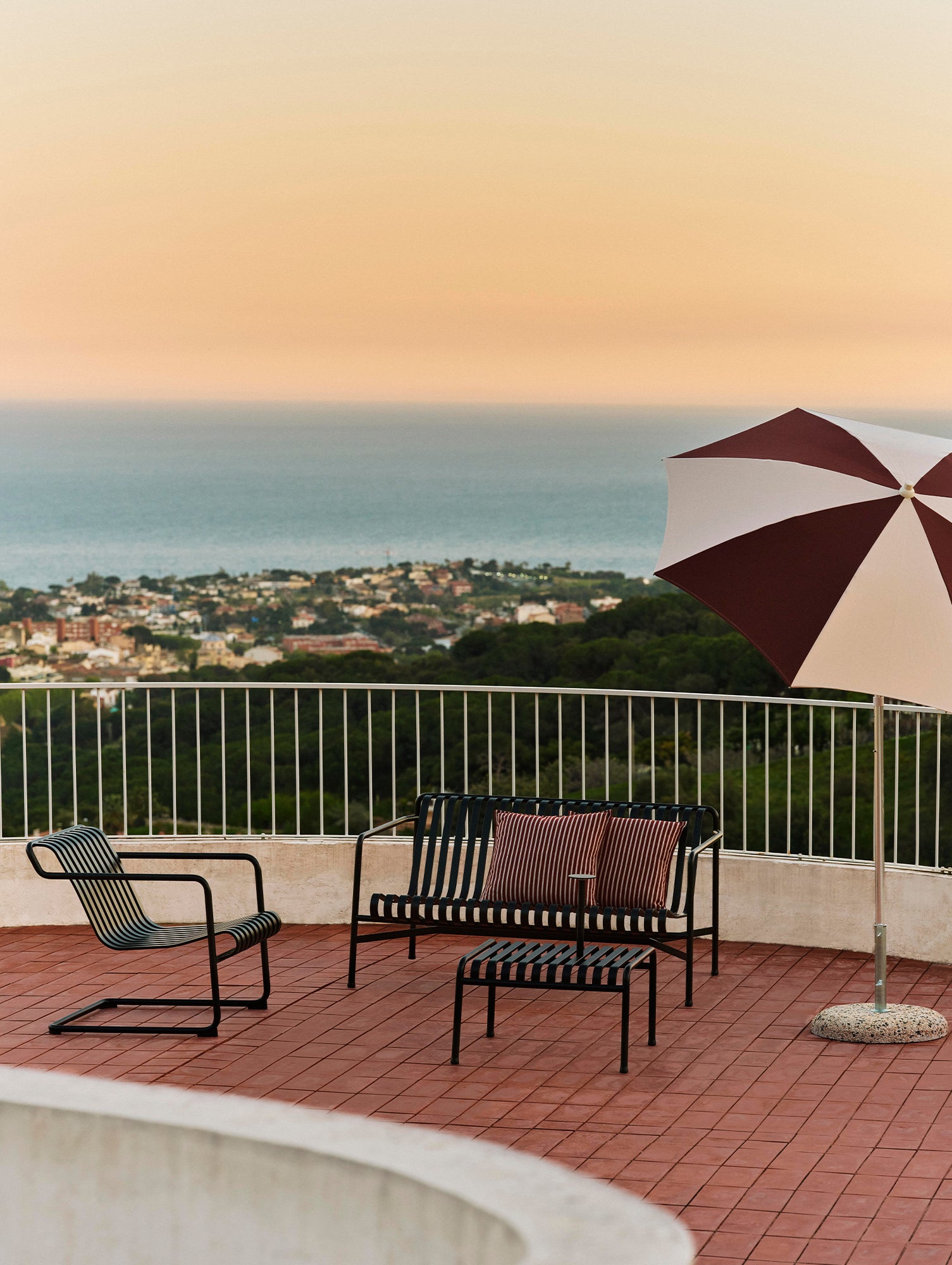 Terrazza Parasol by HAY - Octagon / Off White and Burgundy