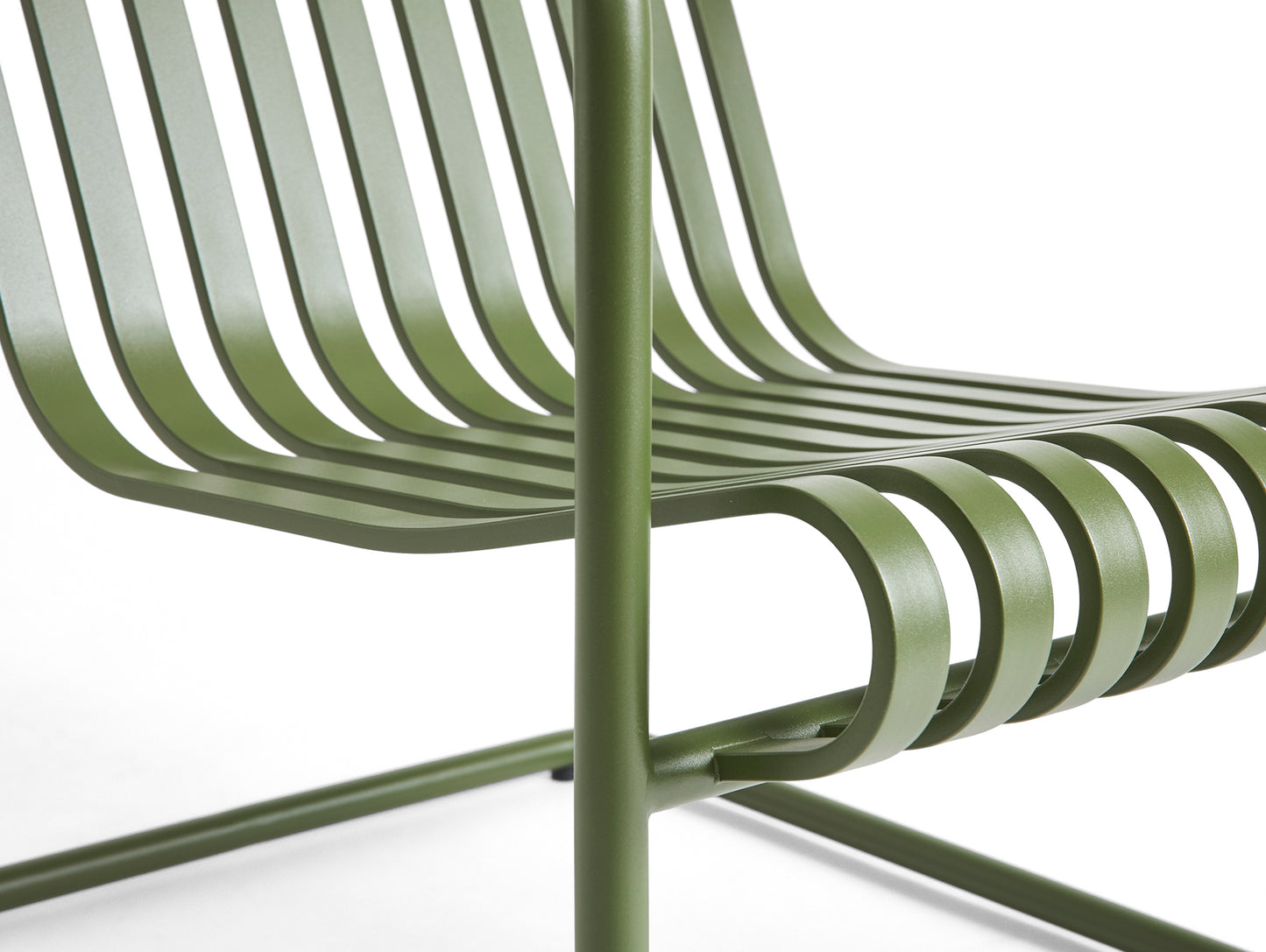 Palissade Cantilever Lounge Chair Low by HAY - Olive