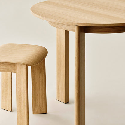 Chisel 20 Table Round by HAY - D90 cm / Lacquered Oak Veneer