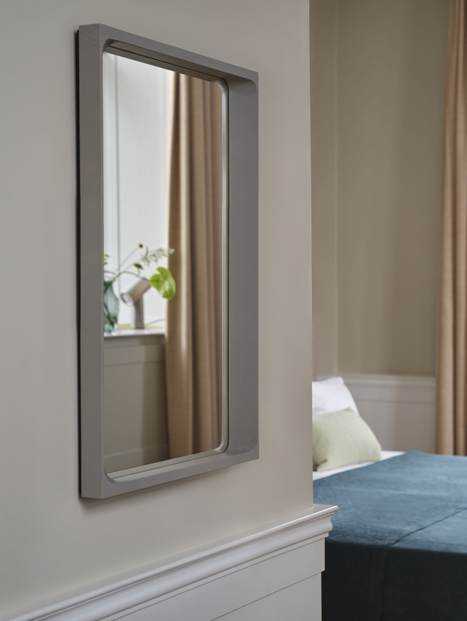 Arced Mirror by Muuto - Small / Grey