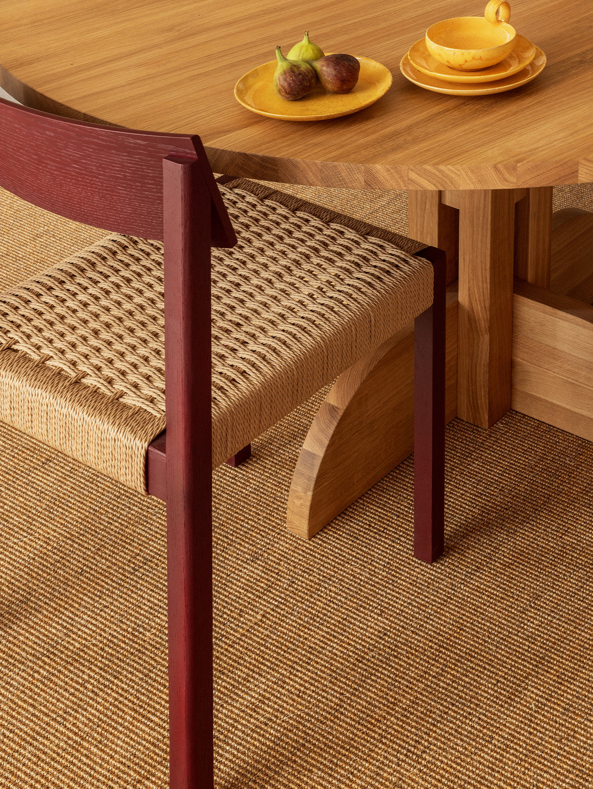 Puffin Round Dining Table (Solid Oak)