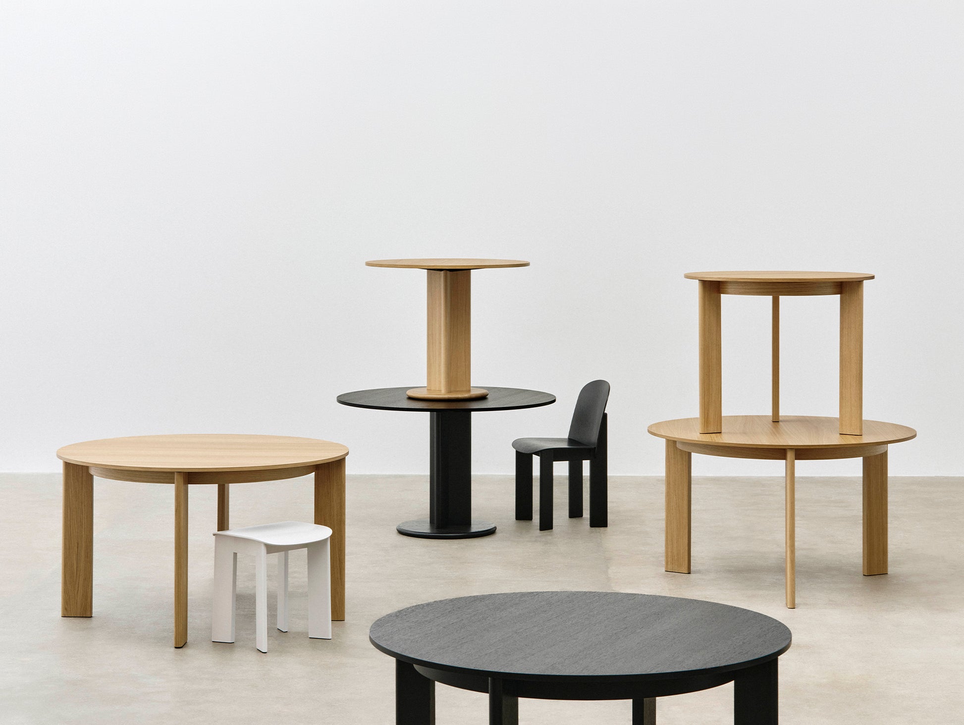 Chisel 20 Table Round by HAY 