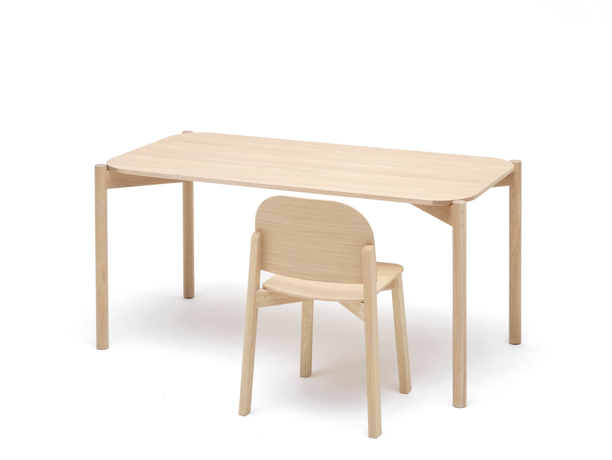 Castor Table by Karimoku New Standard - Lacquered Oak