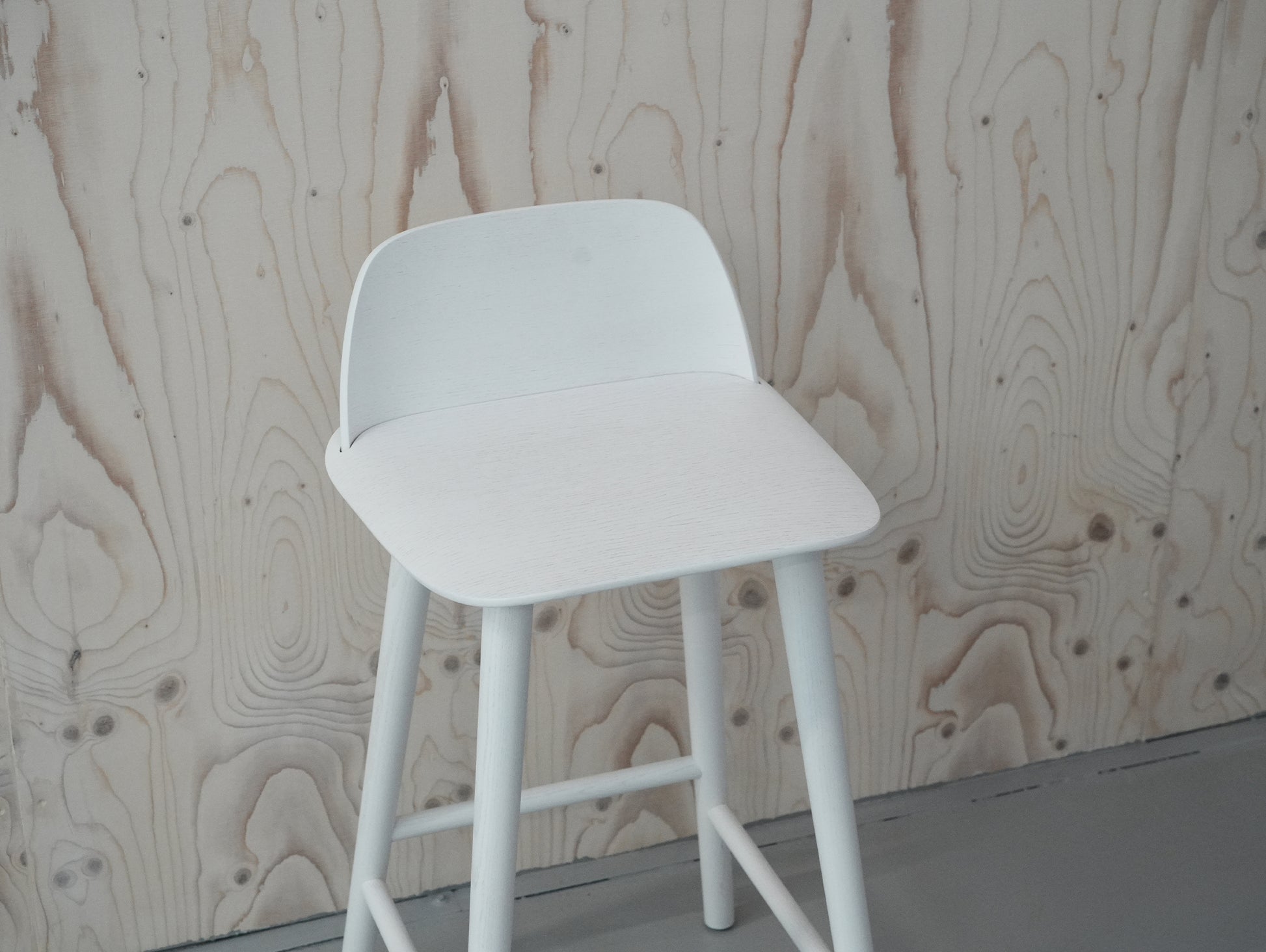 Muuto Nerd Barstool / 65cm Seat Height / White Painted Oak 