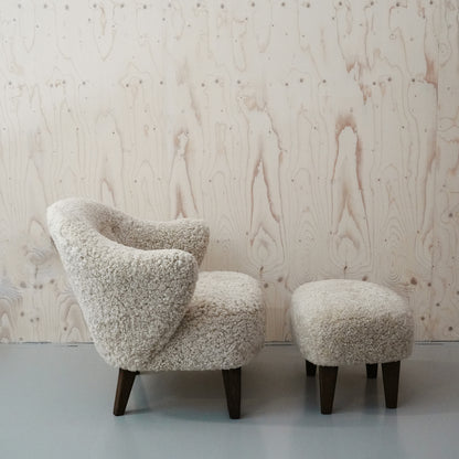Ingeborg Lounge Chair by Audo Copenhagen - Dark Stained Oak / Sheepskin Moonlight Ingeborg