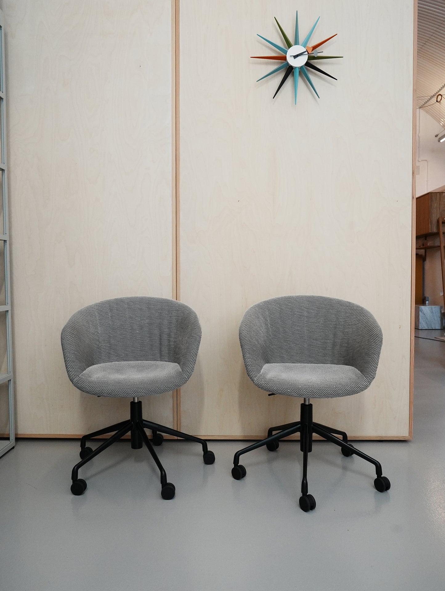 About A Chair AAC 53 Soft / Dot 1682 / Black Aluminium Base / Ex-Display