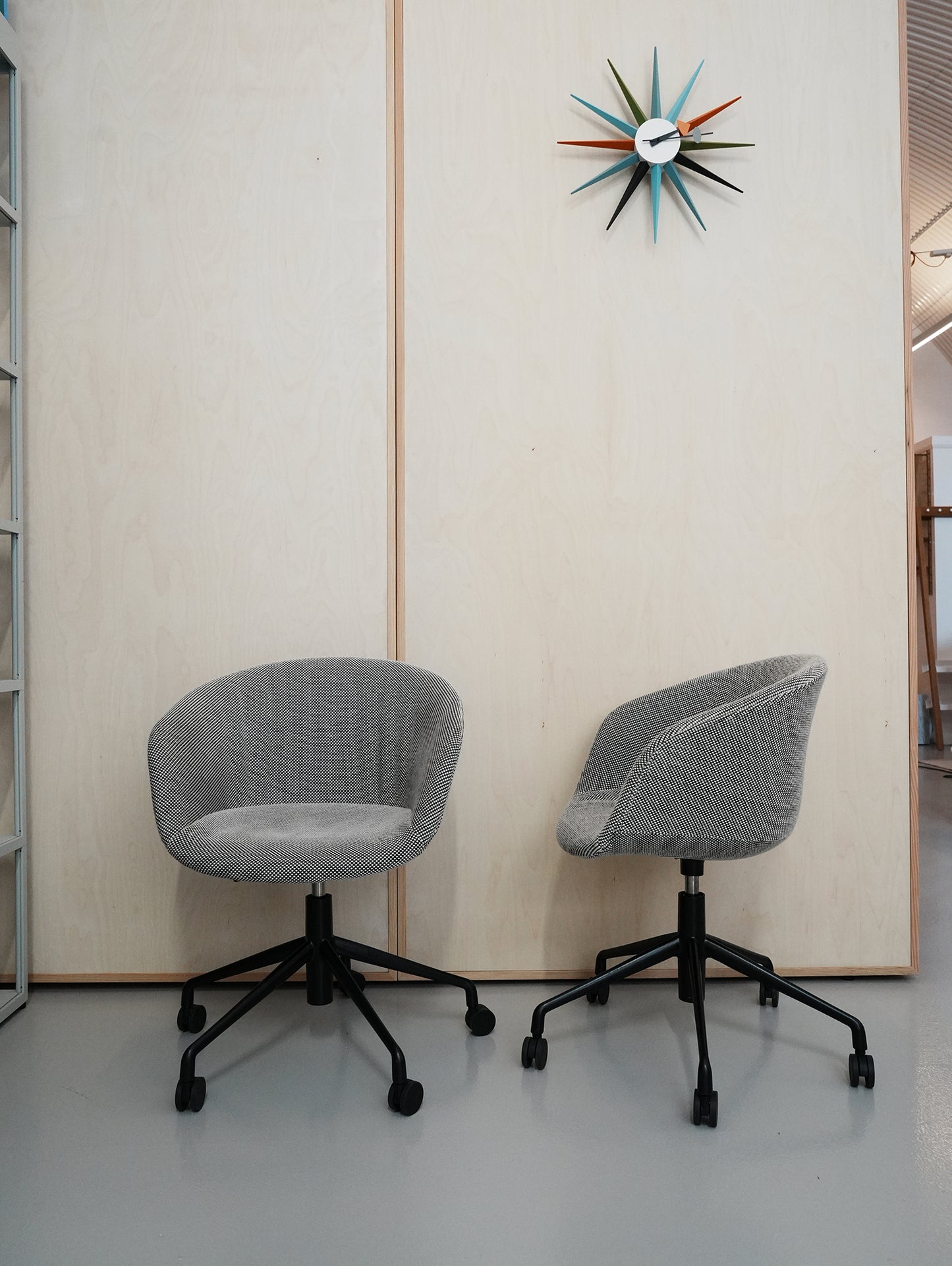 About A Chair AAC 53 Soft / Dot 1682 / Black Aluminium Base / Ex-Display