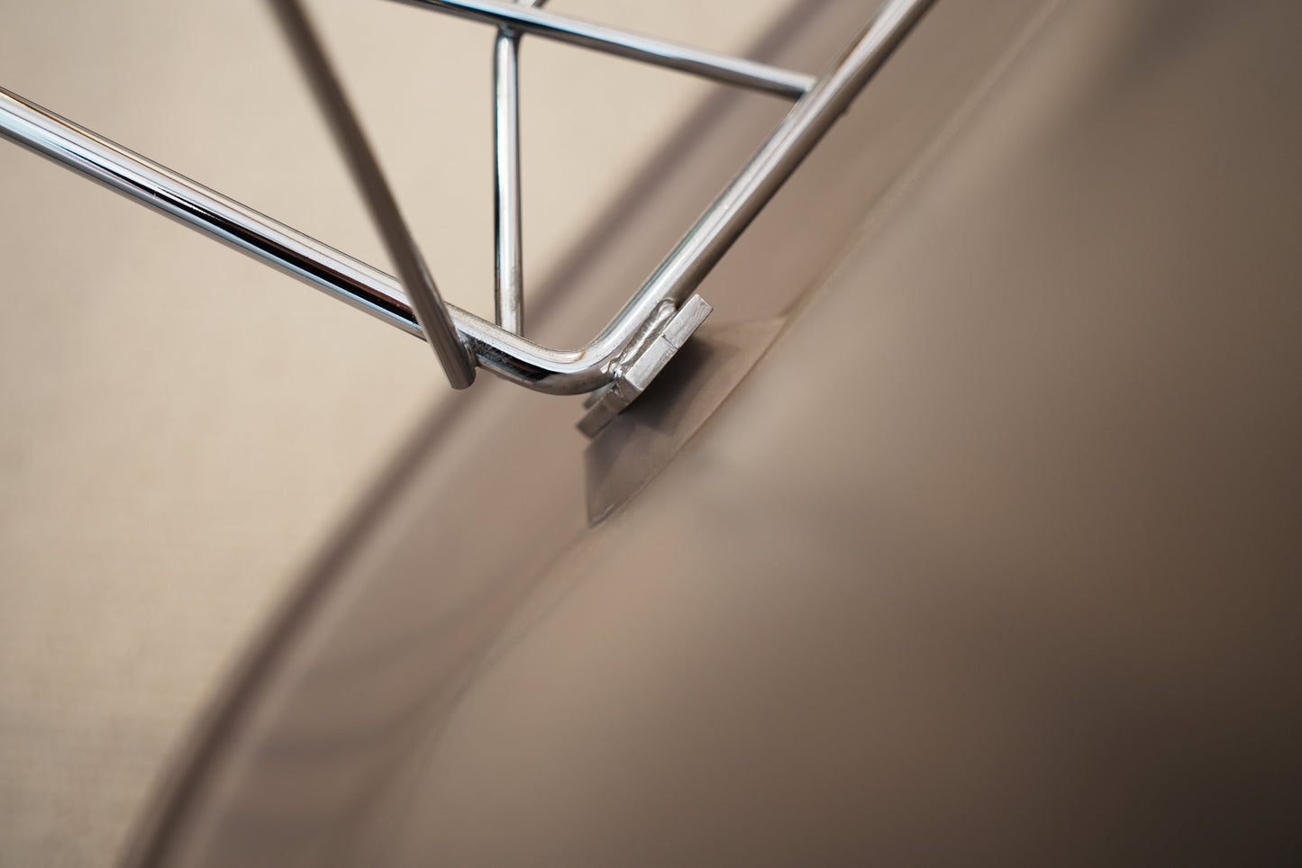 임스 RAR 플라스틱 안락 의자 RE