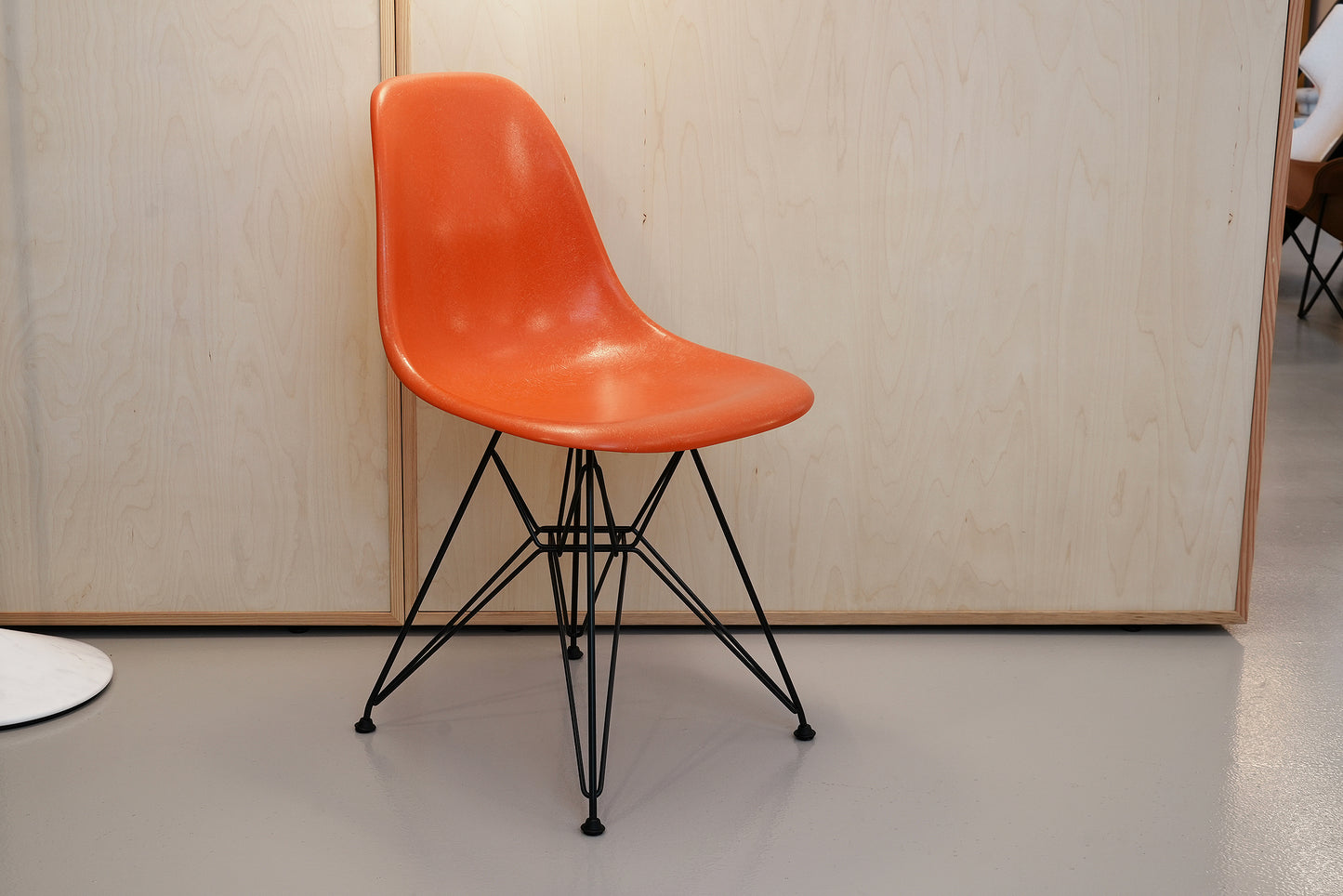 Eames 유리 섬유 사이드 체어