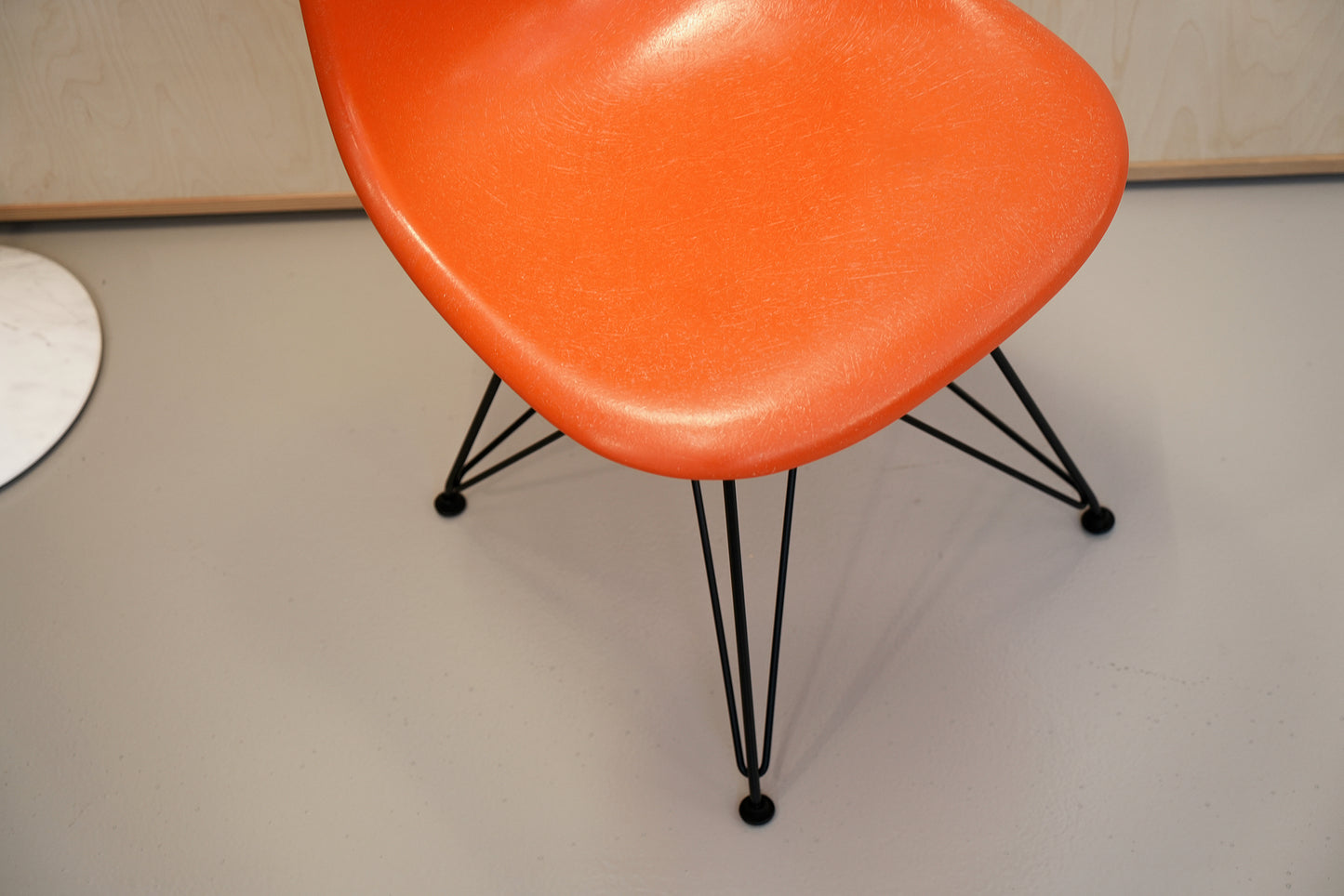 Eames 유리 섬유 사이드 체어