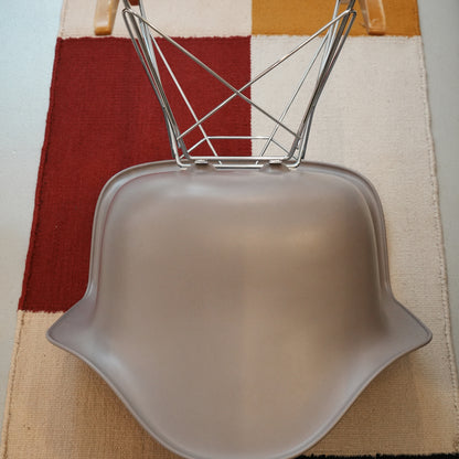 임스 RAR 플라스틱 안락 의자 RE