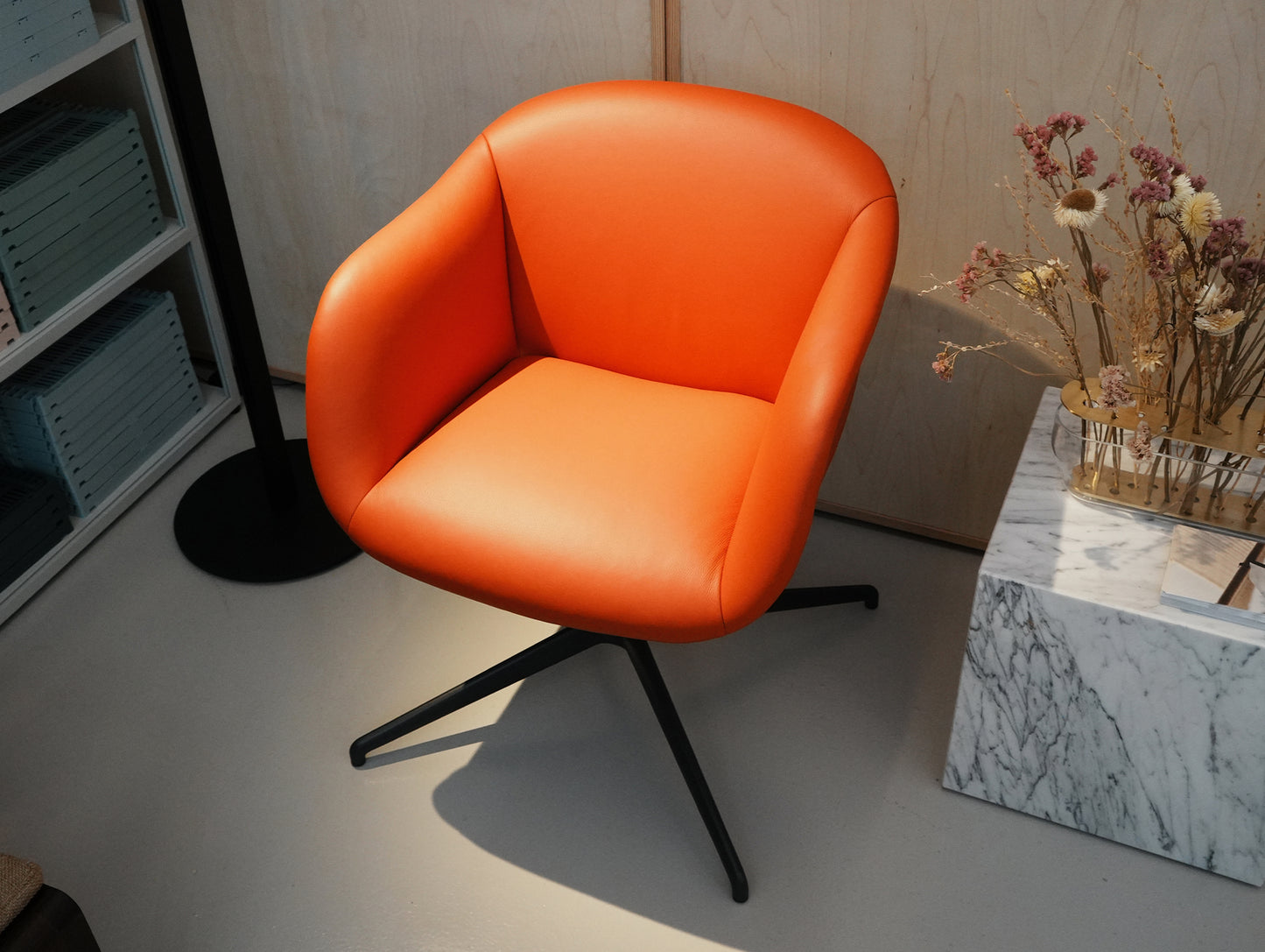 Fiber Soft Armchair / Anthracite Swivel Base / Easy Leather / Redorange 245 by Muuto