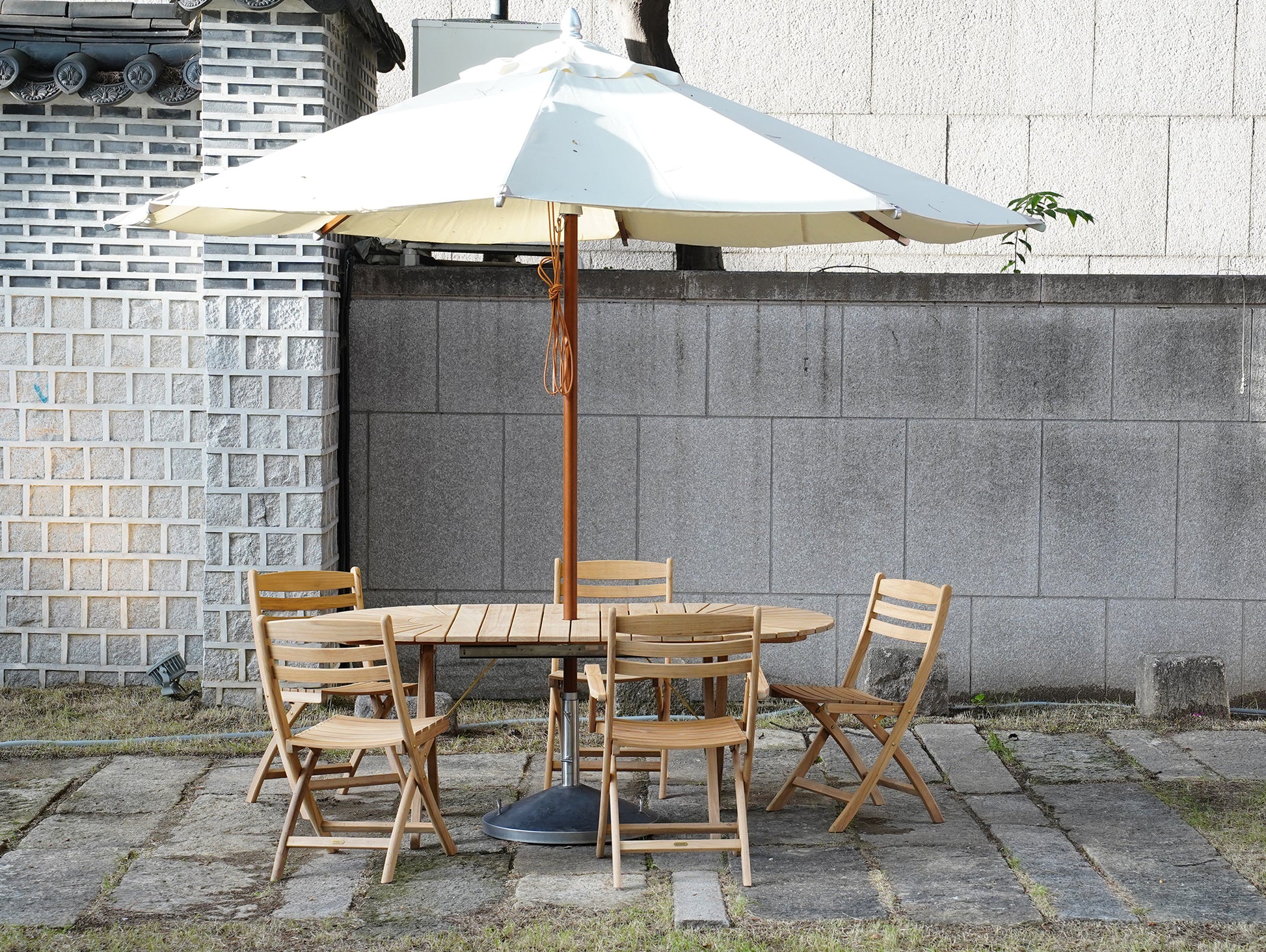 Selandia Extendable Table by Fritz Hansen