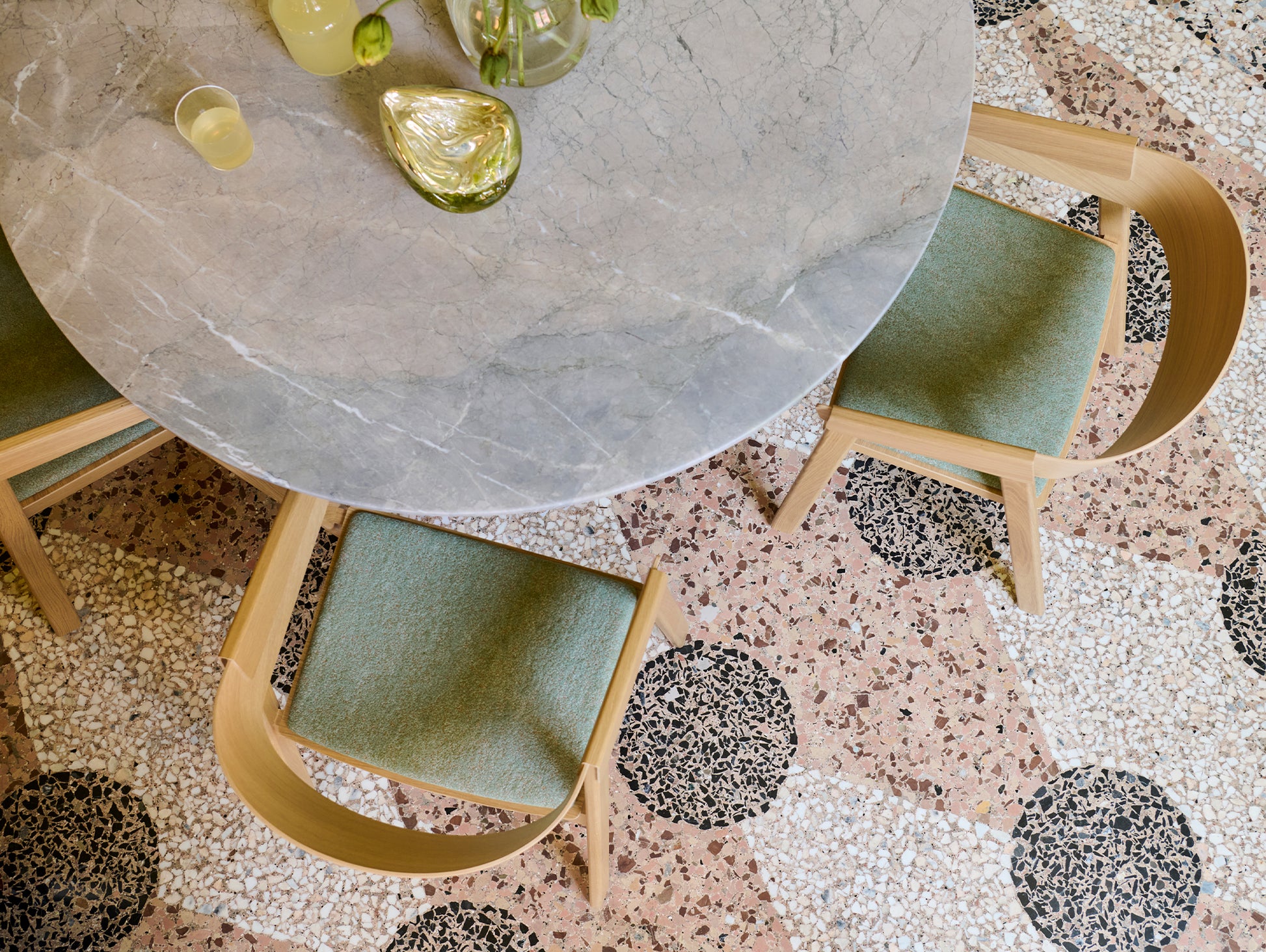 Midst Table Marble by Muuto - Grey Marble Tabletop / Grey Steel Base