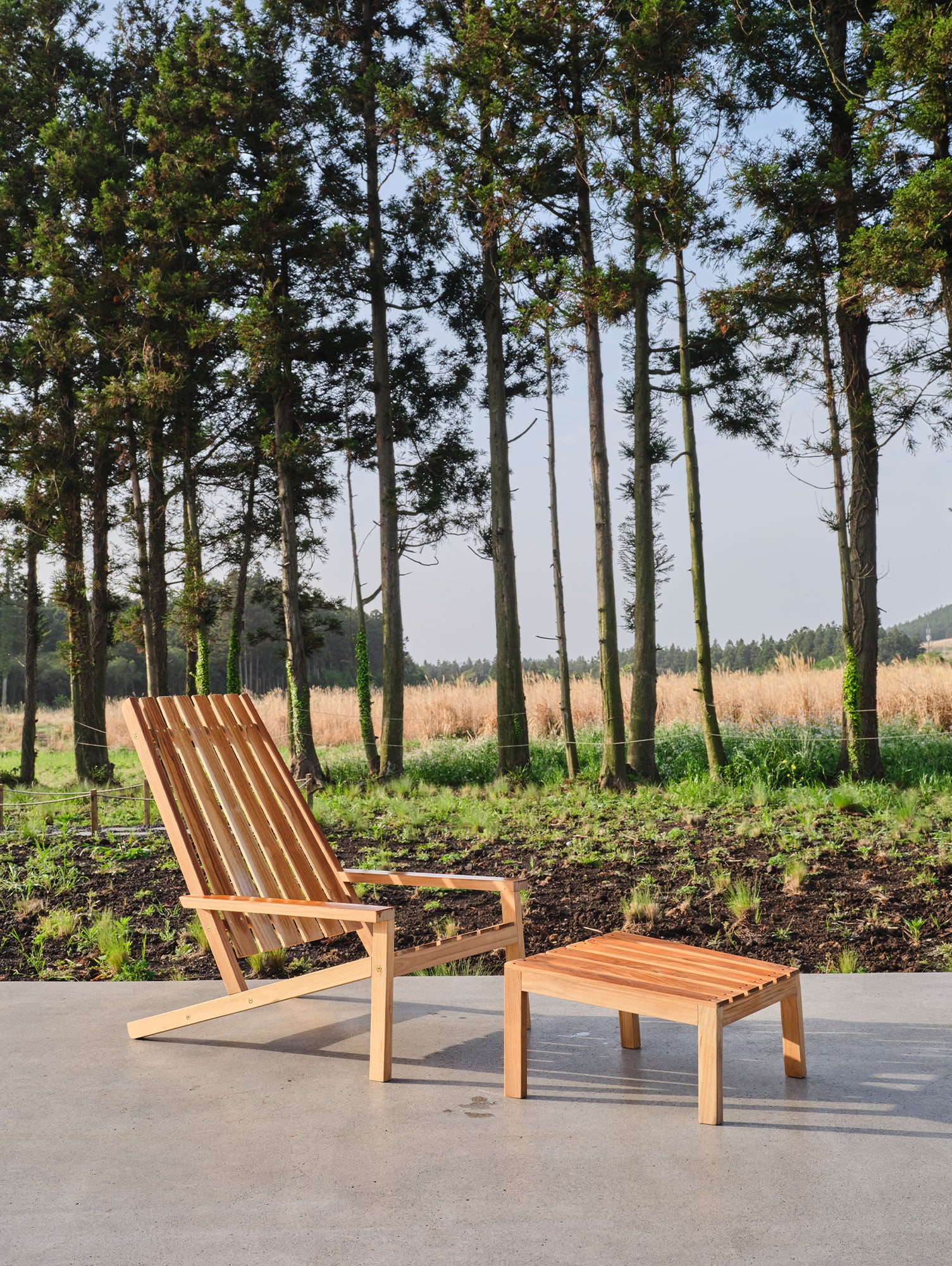 Between Lines Deck Chair by Fritz Hansen