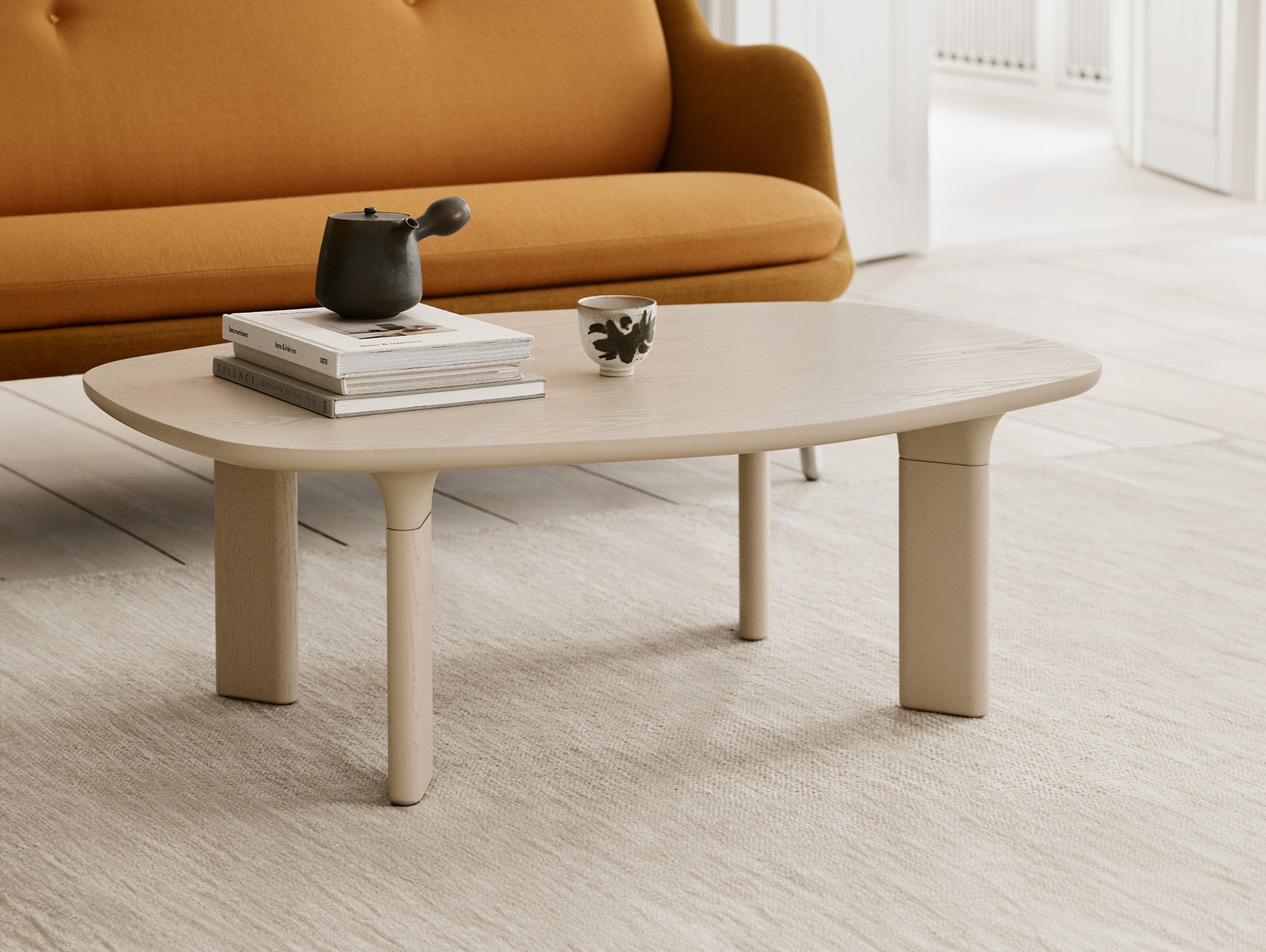 Analog Coffee Table (JH63A) by Fritz Hansen - Light Beige Ash