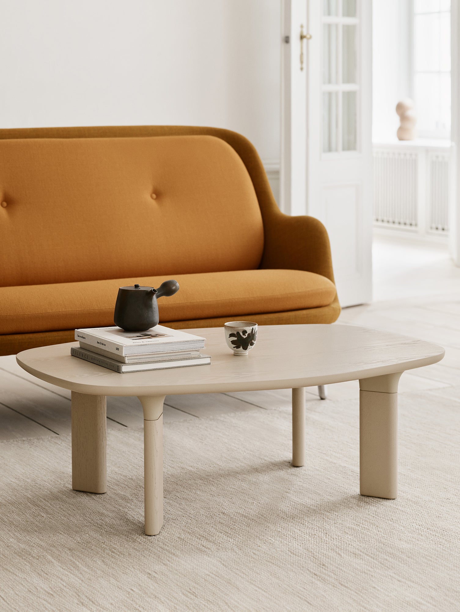 Analog Coffee Table (JH63A) by Fritz Hansen - Light Beige Ash
