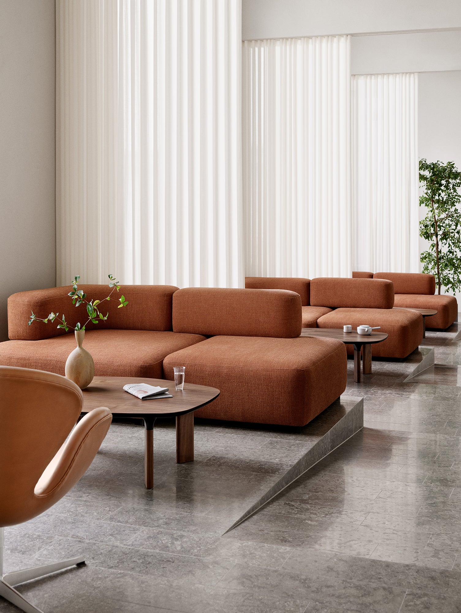 Analog Coffee Table (JH63A) by Fritz Hansen - Walnut