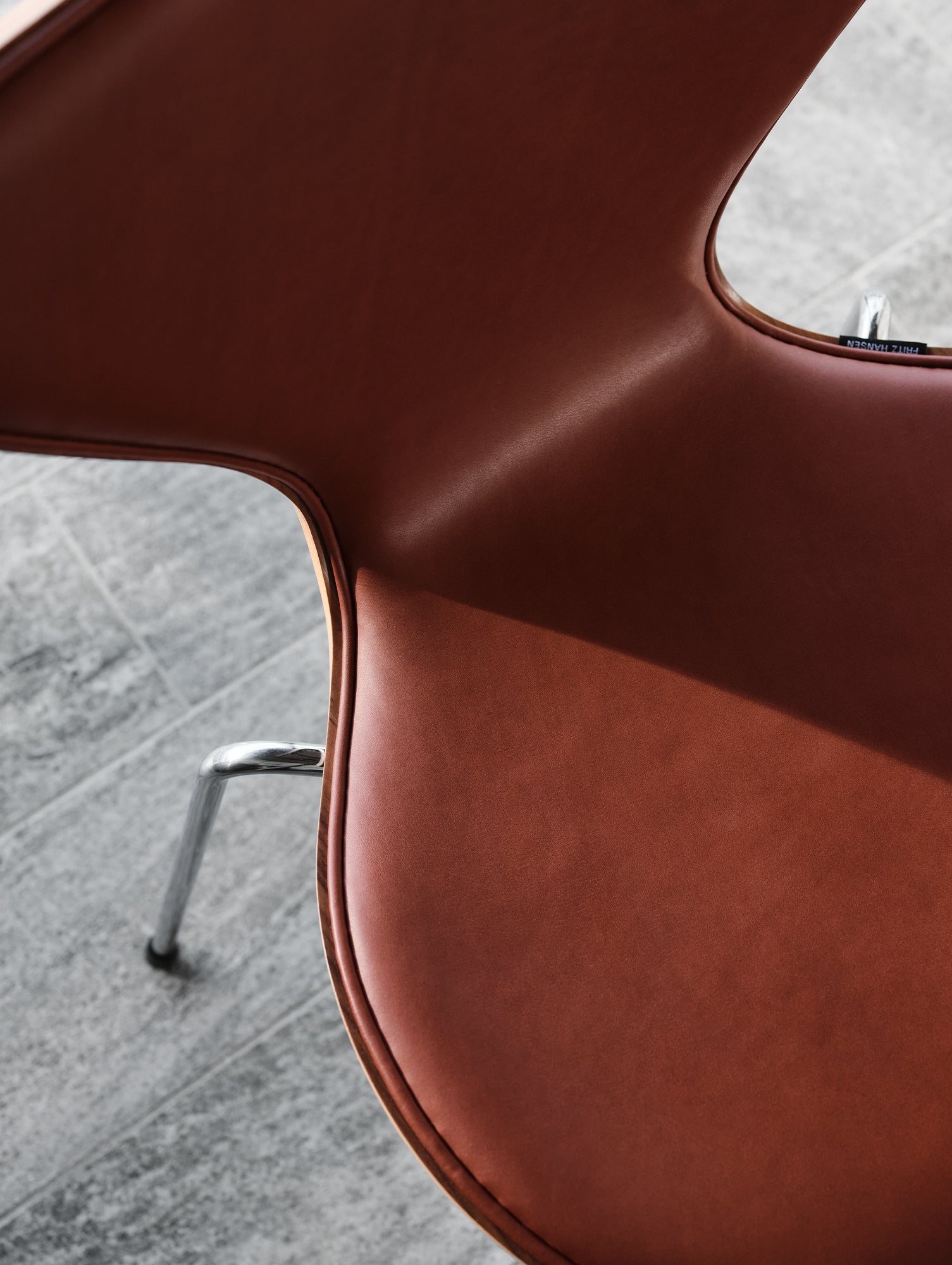 Series 7™ 3107 Dining Chair (Front Upholstered) by Fritz Hansen - Chromed Steel / Grace Chestnut Leather 