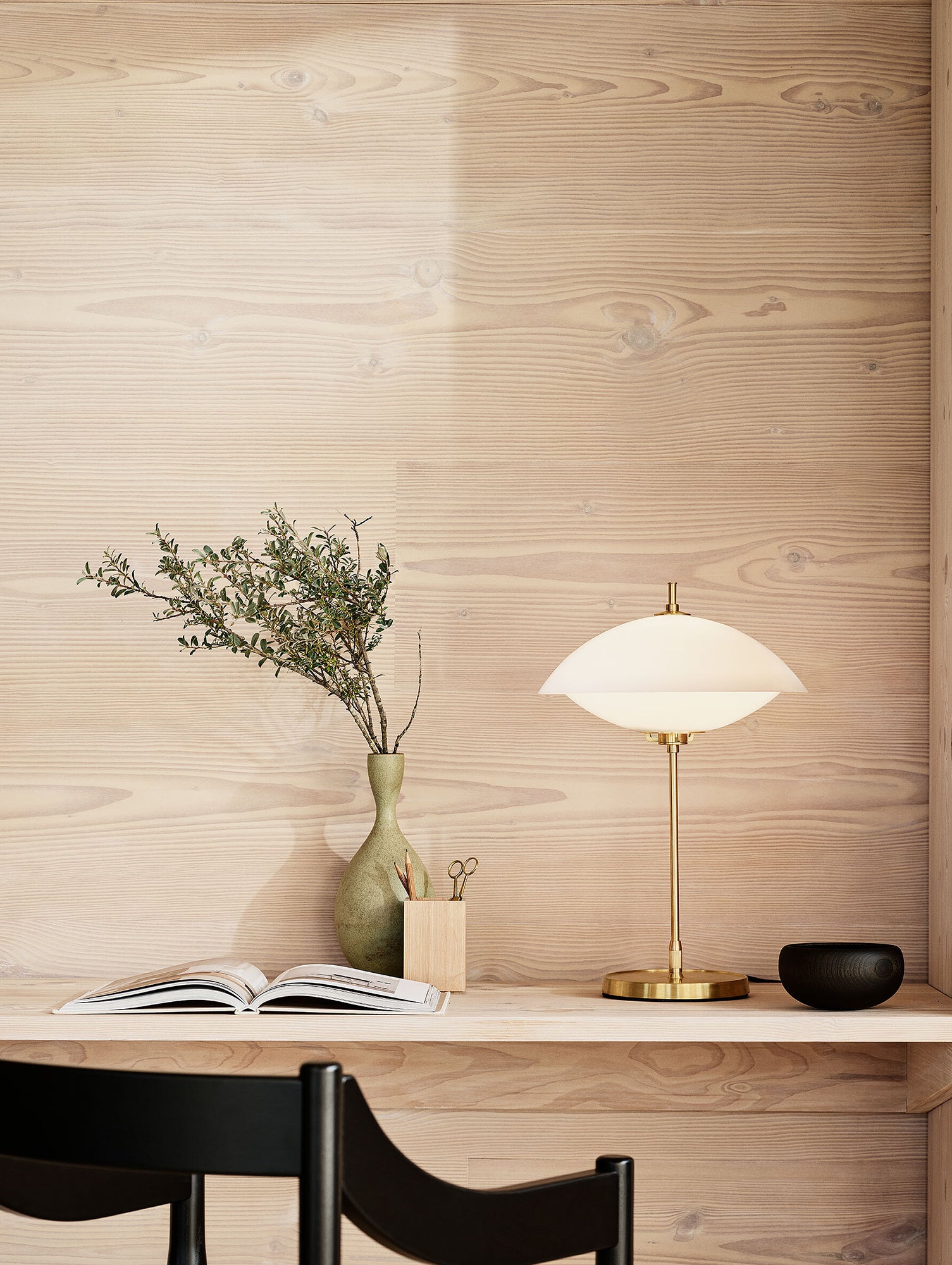 Clam Table Lamp by Fritz Hansen