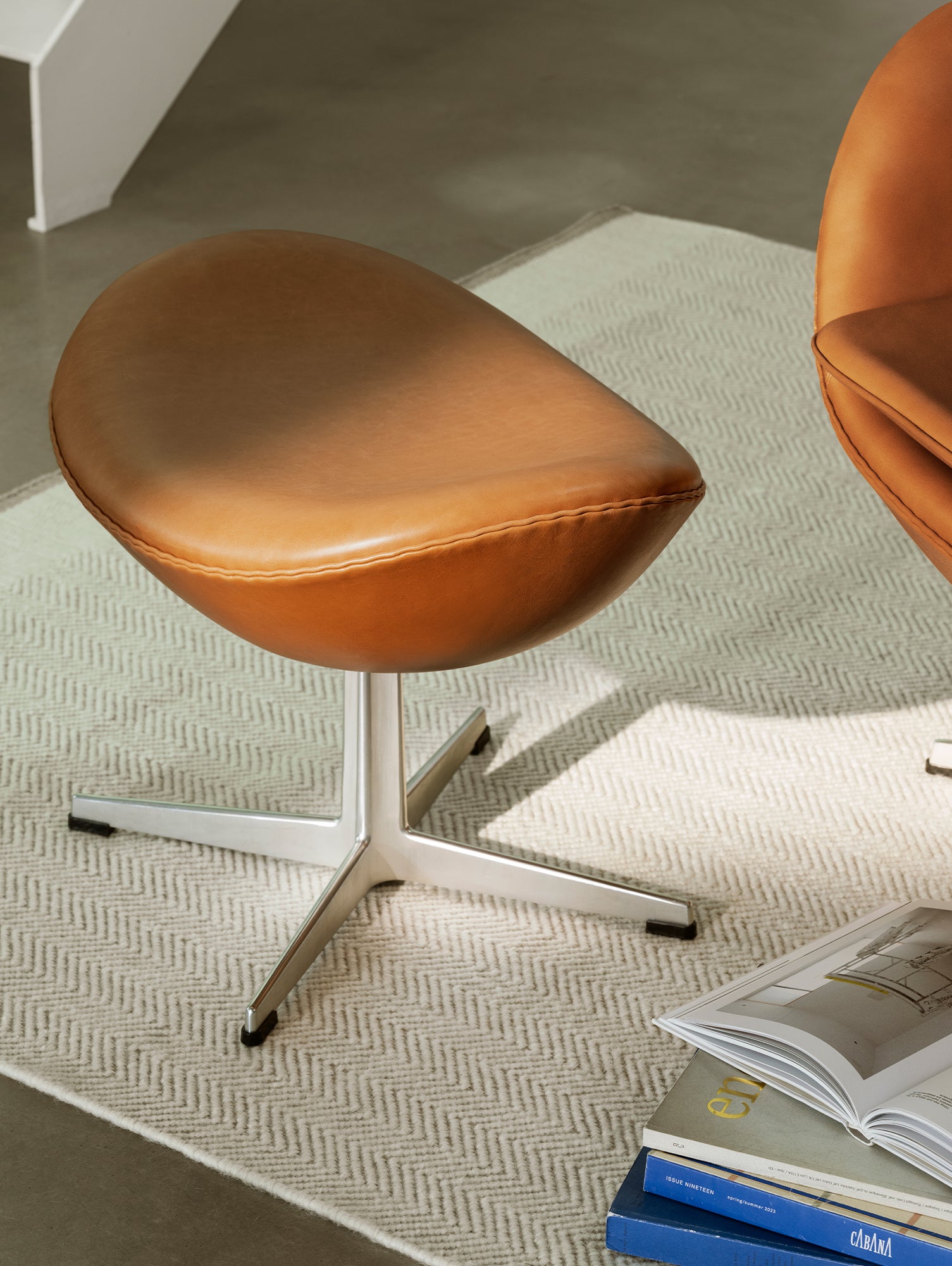 Egg Footstool by Fritz Hansen - Walnut Grace Leather