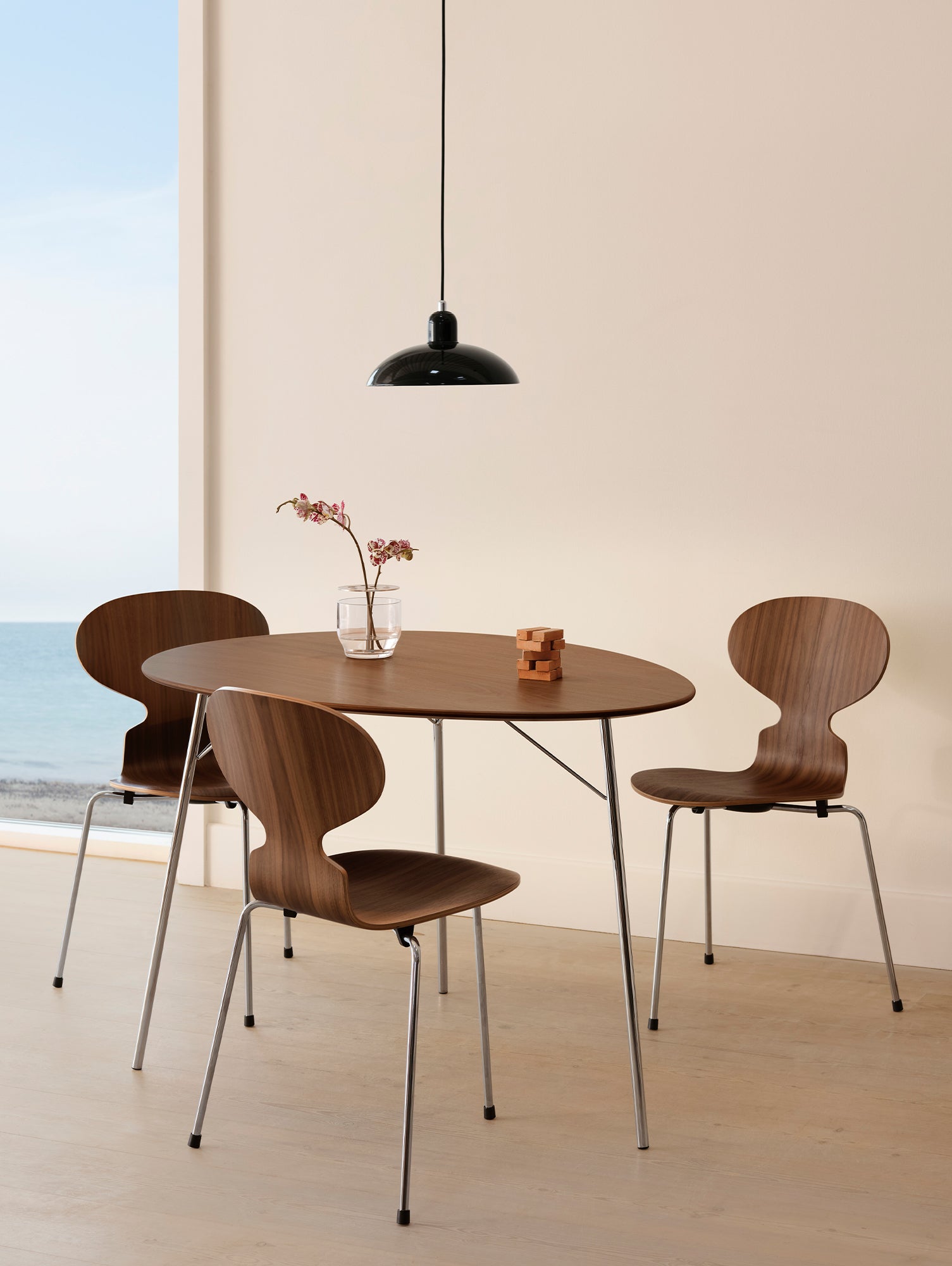 Ant Chair 4 Legs by Fritz Hansen - Natural Veneer Shell / Chromed Steel Base / Walnut