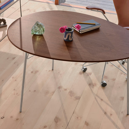 Egg Table by Fritz Hansen