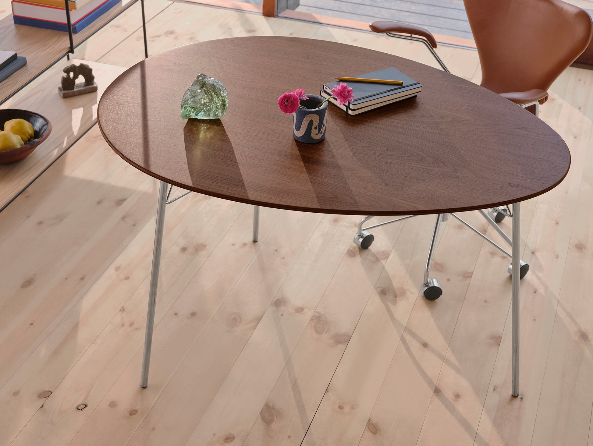 Egg Table by Fritz Hansen