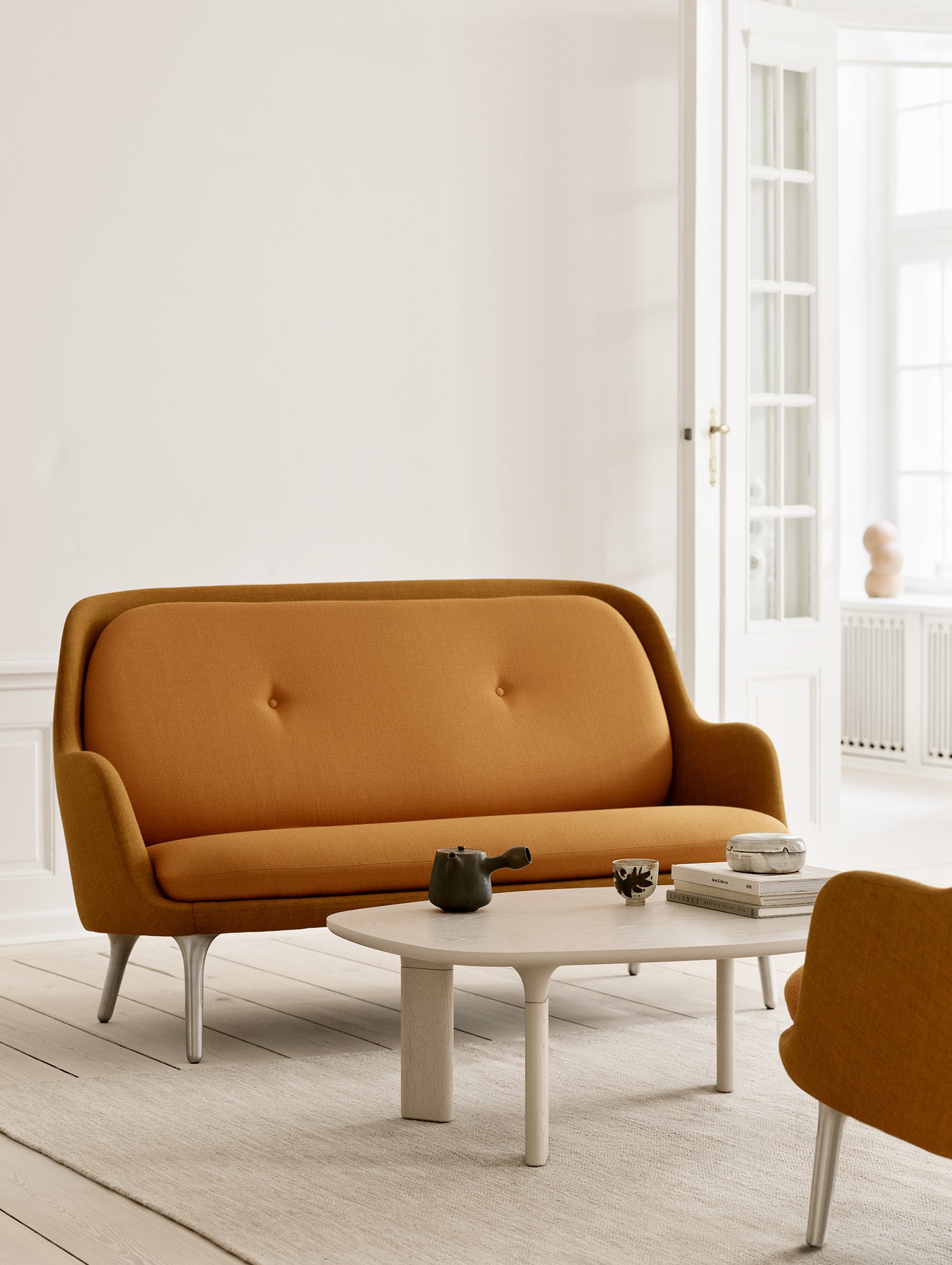 Analog Coffee Table (JH63A) by Fritz Hansen - Light Beige Ash