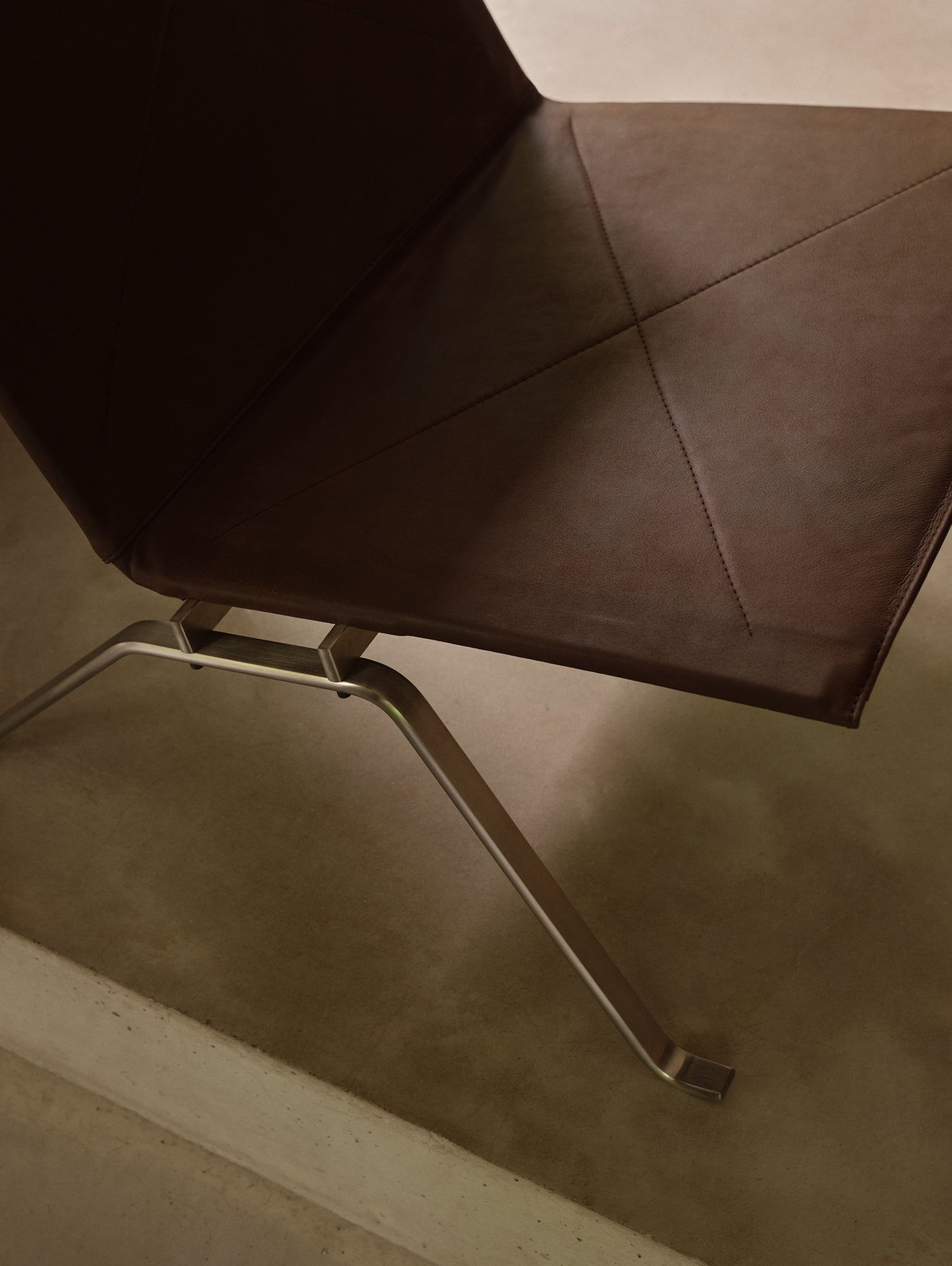 PK22 Lounge Chair  Anniversary Edition by Fritz Hansen - Dark Brown Haze Leather