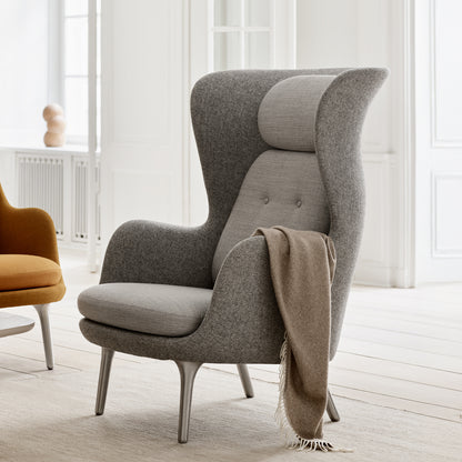 Ro Lounge Chair - Mixed Upholstery by Fritz Hansen - Shell: Hallingdal 65 130 / Cushions: Canvas 2 124