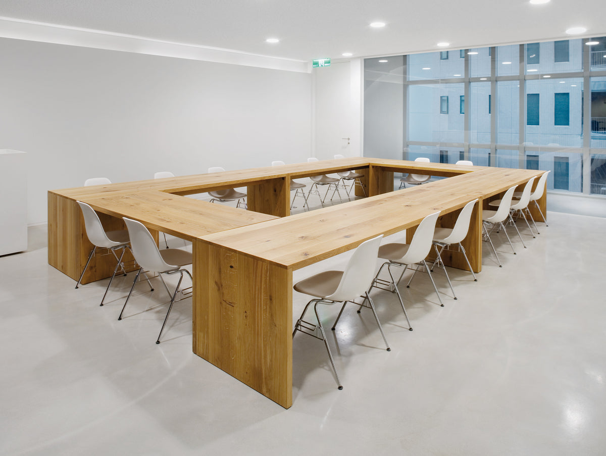 TA01 Ponte Table by e15