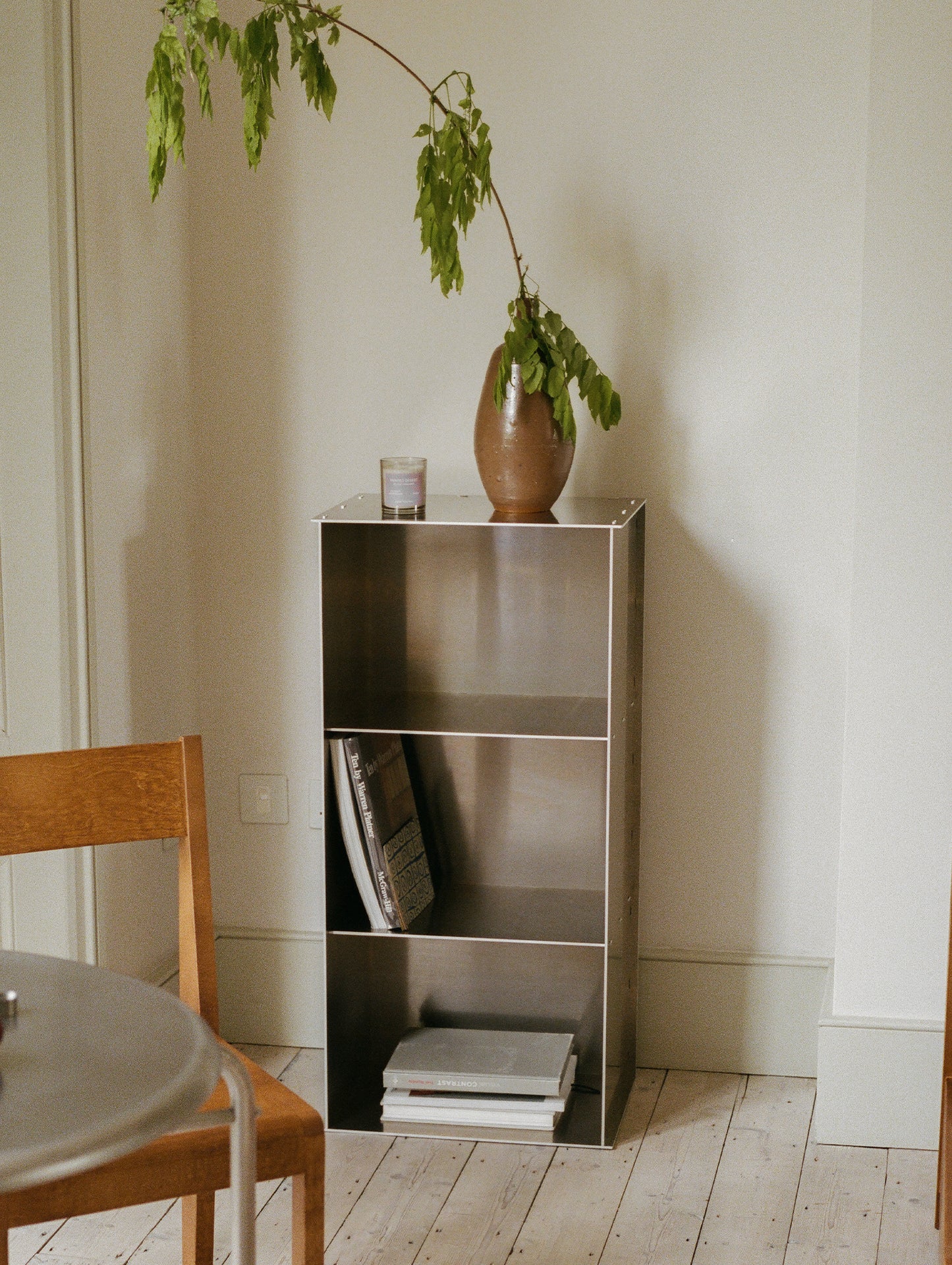Rivet Case by Frama