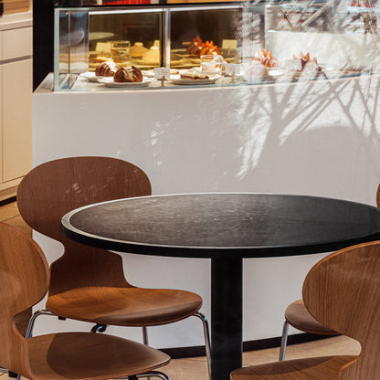Ant Chair 4 Legs by Fritz Hansen