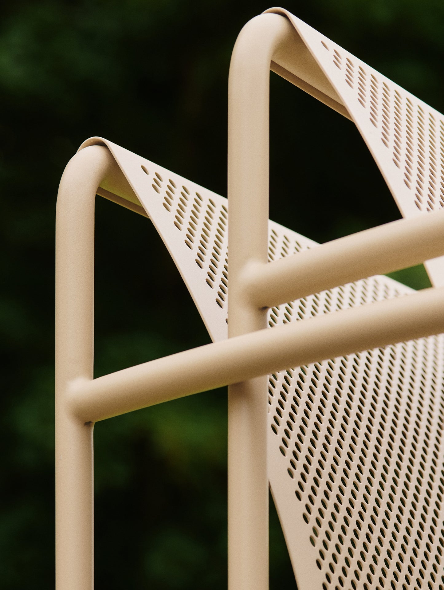 Dapple Lounge Armchair by Ferm Living - Cashmere