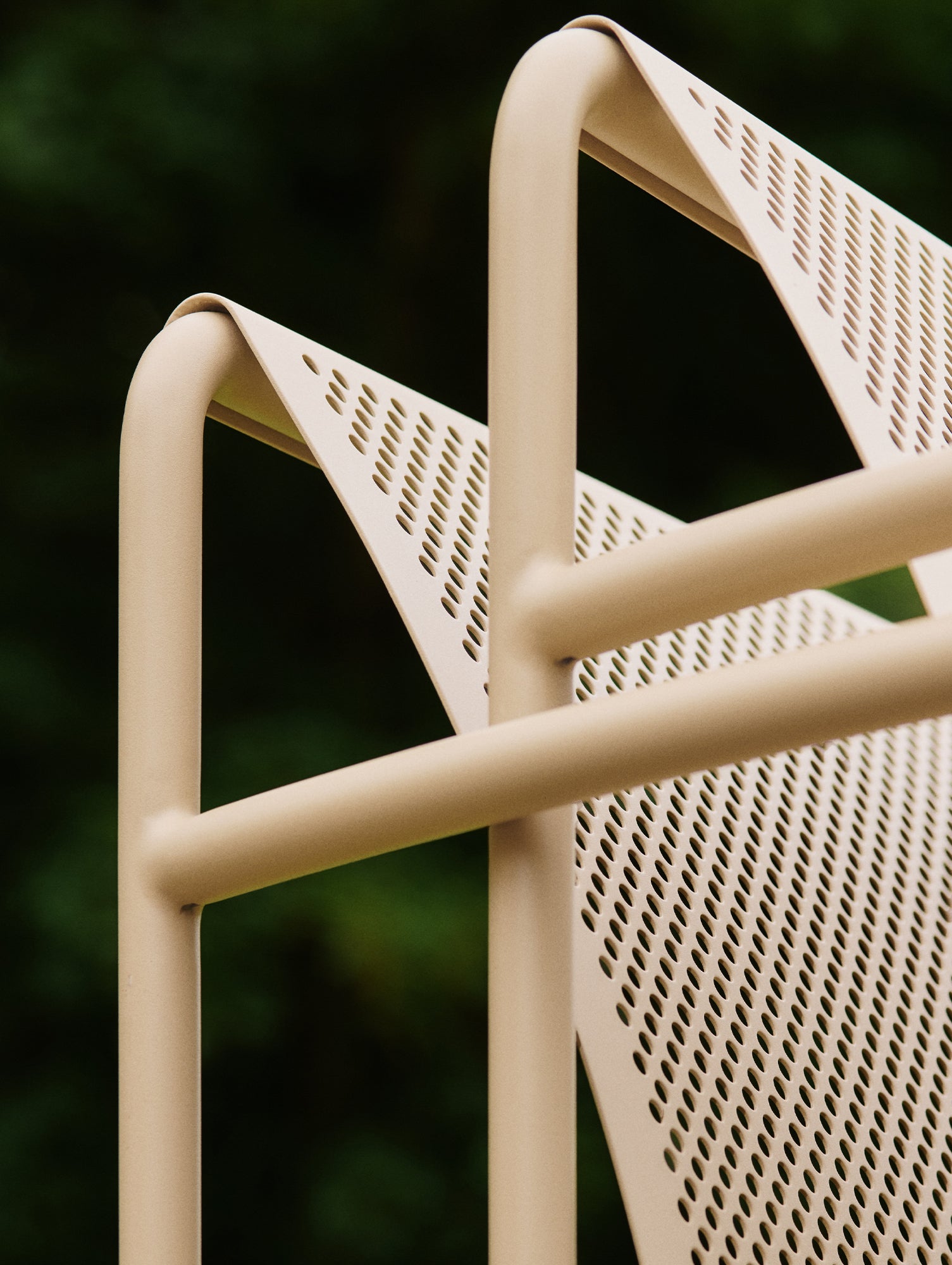 Dapple Lounge Armchair by Ferm Living - Cashmere