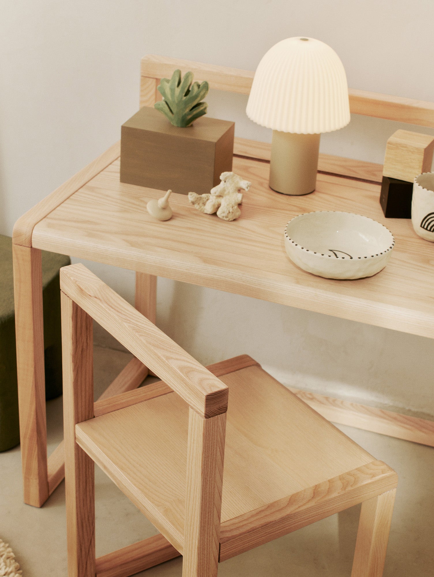 Frill Portable Lamp by Ferm Living - Cashmere